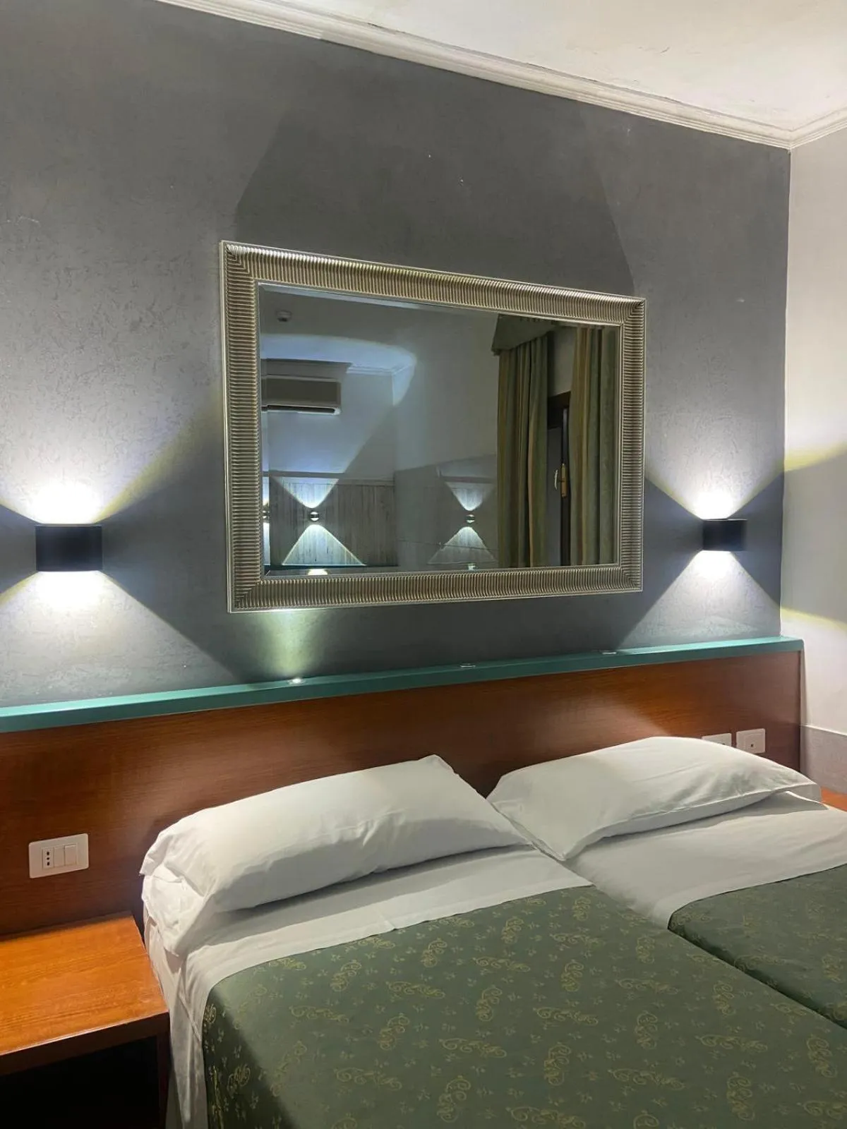 Bed in Hotel Center 2