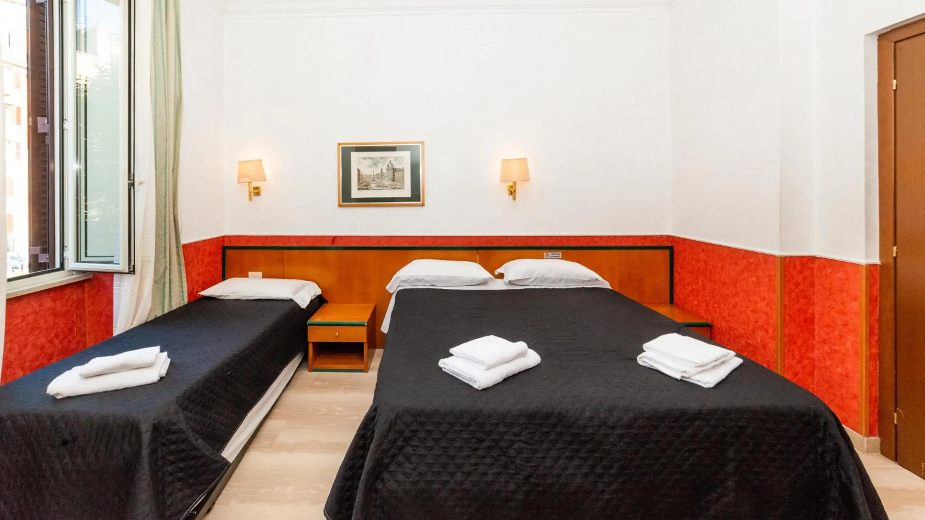 Bedroom, Bed in Hotel Center 2 Bedroom, Bed in Hotel Center 2