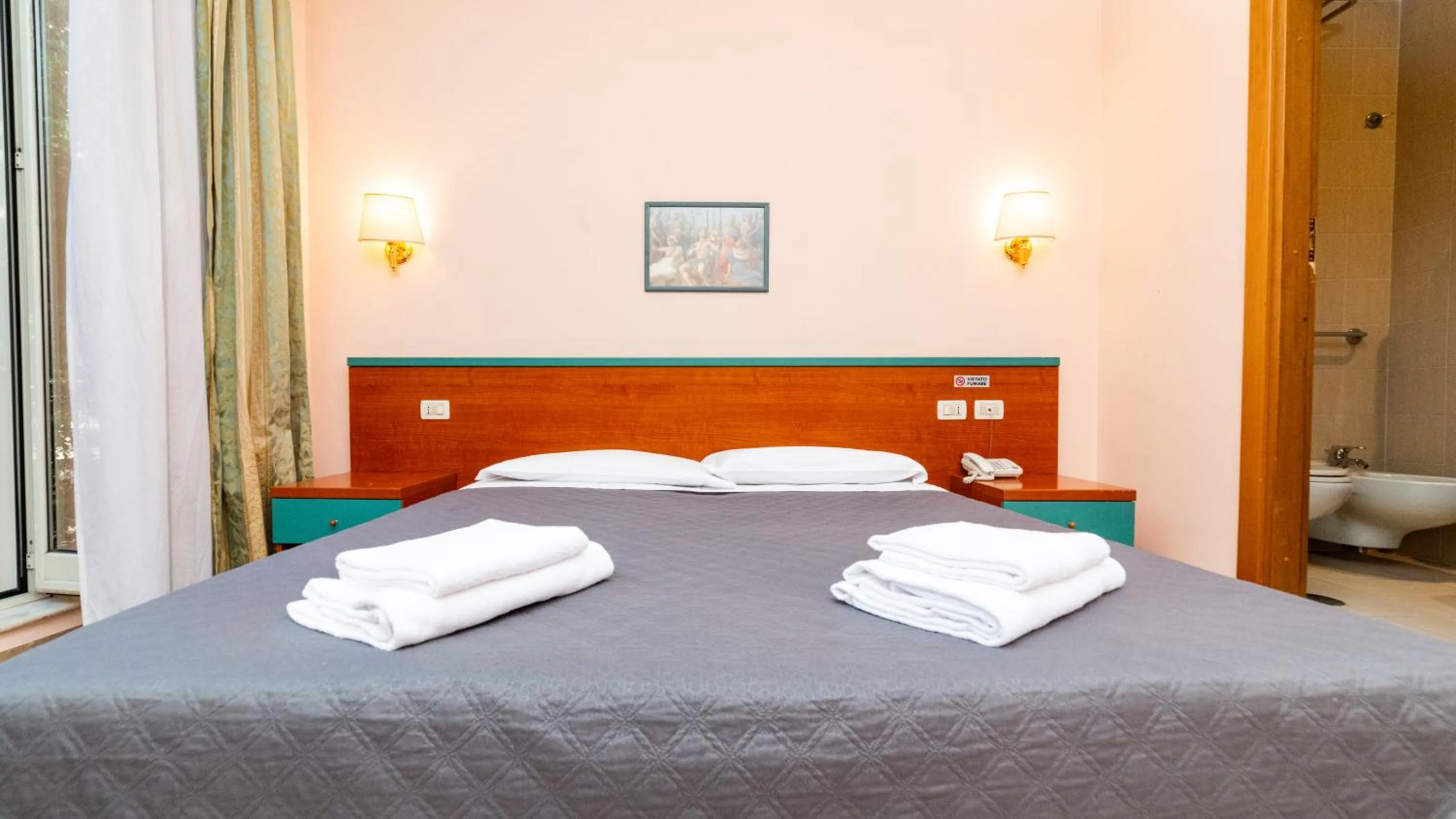 Bedroom, Bed in Hotel Center 2