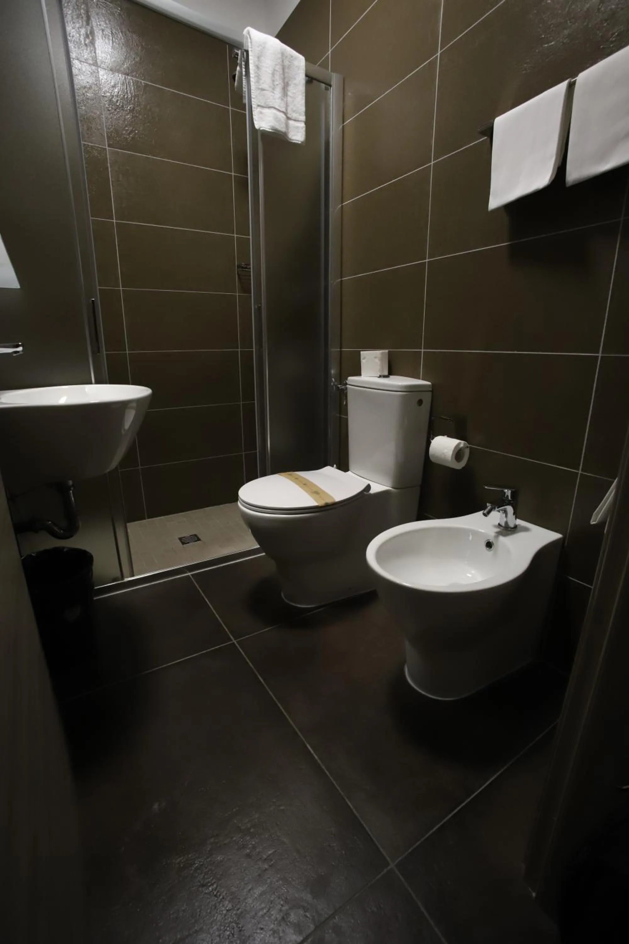 Bathroom in Tiby Hotel