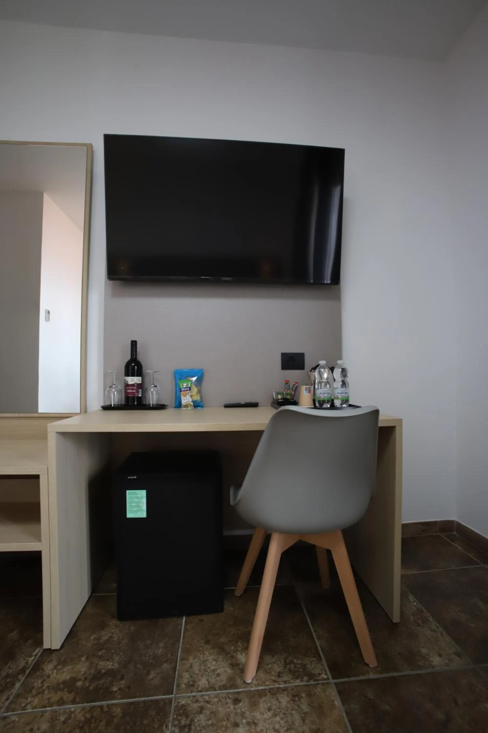 TV and multimedia in Tiby Hotel