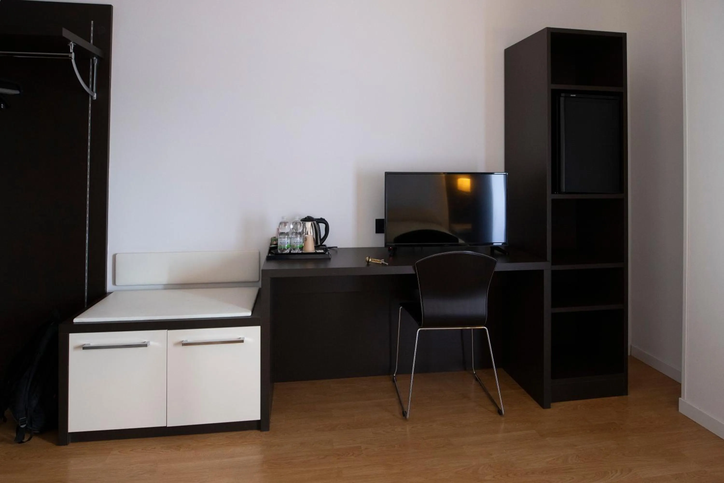 TV and multimedia in Tiby Hotel