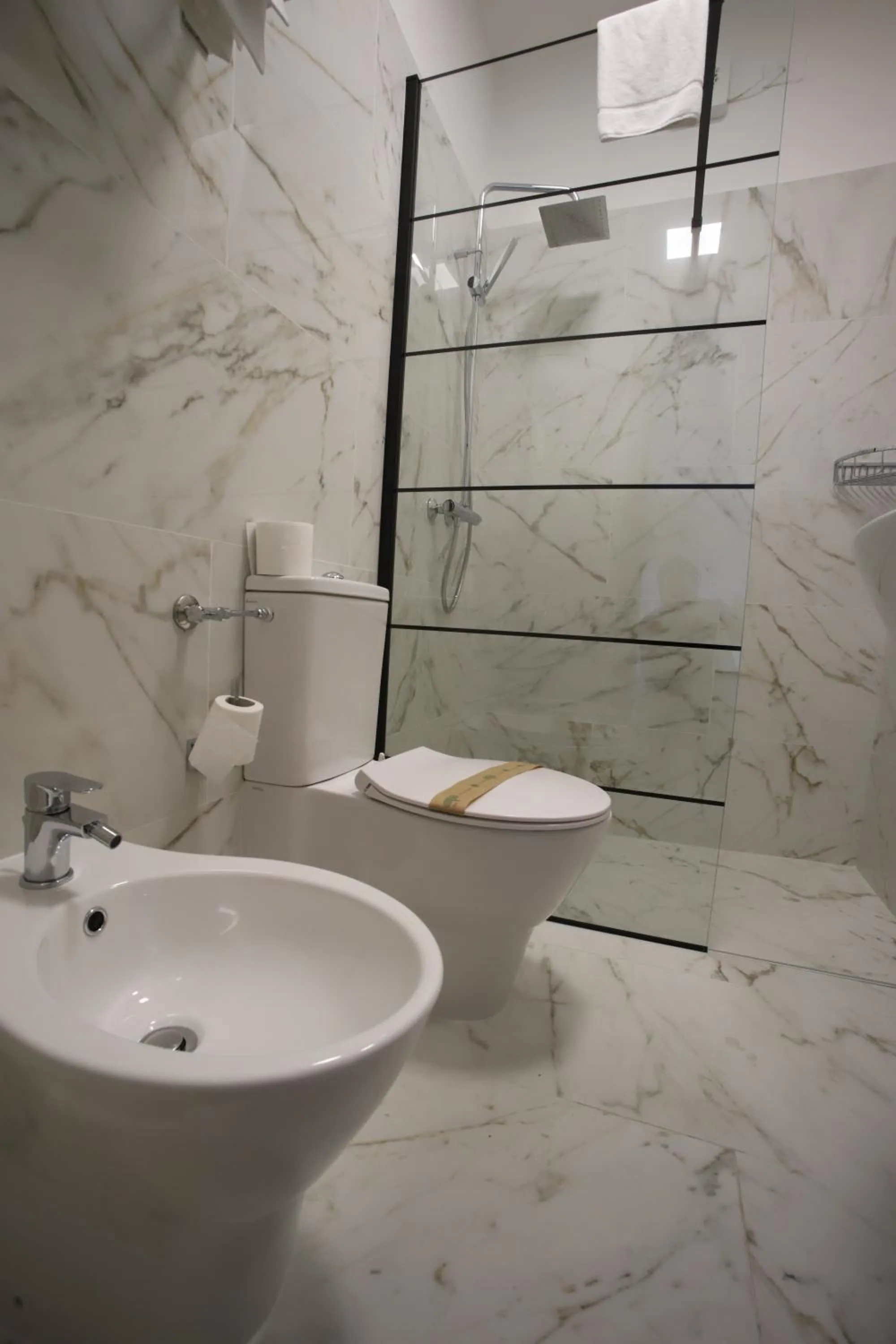 Bathroom in Tiby Hotel