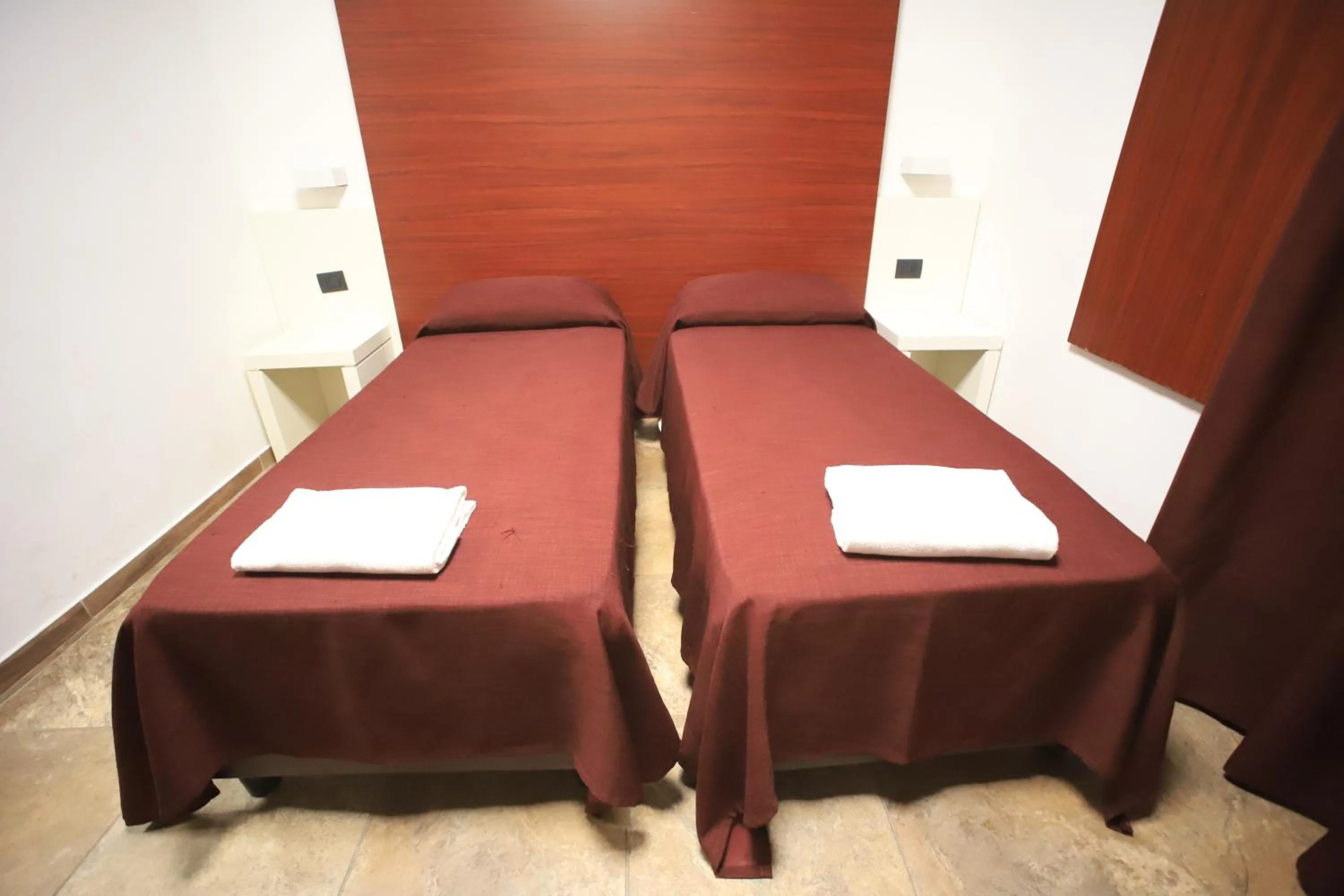 Bedroom, Bed in Tiby Hotel