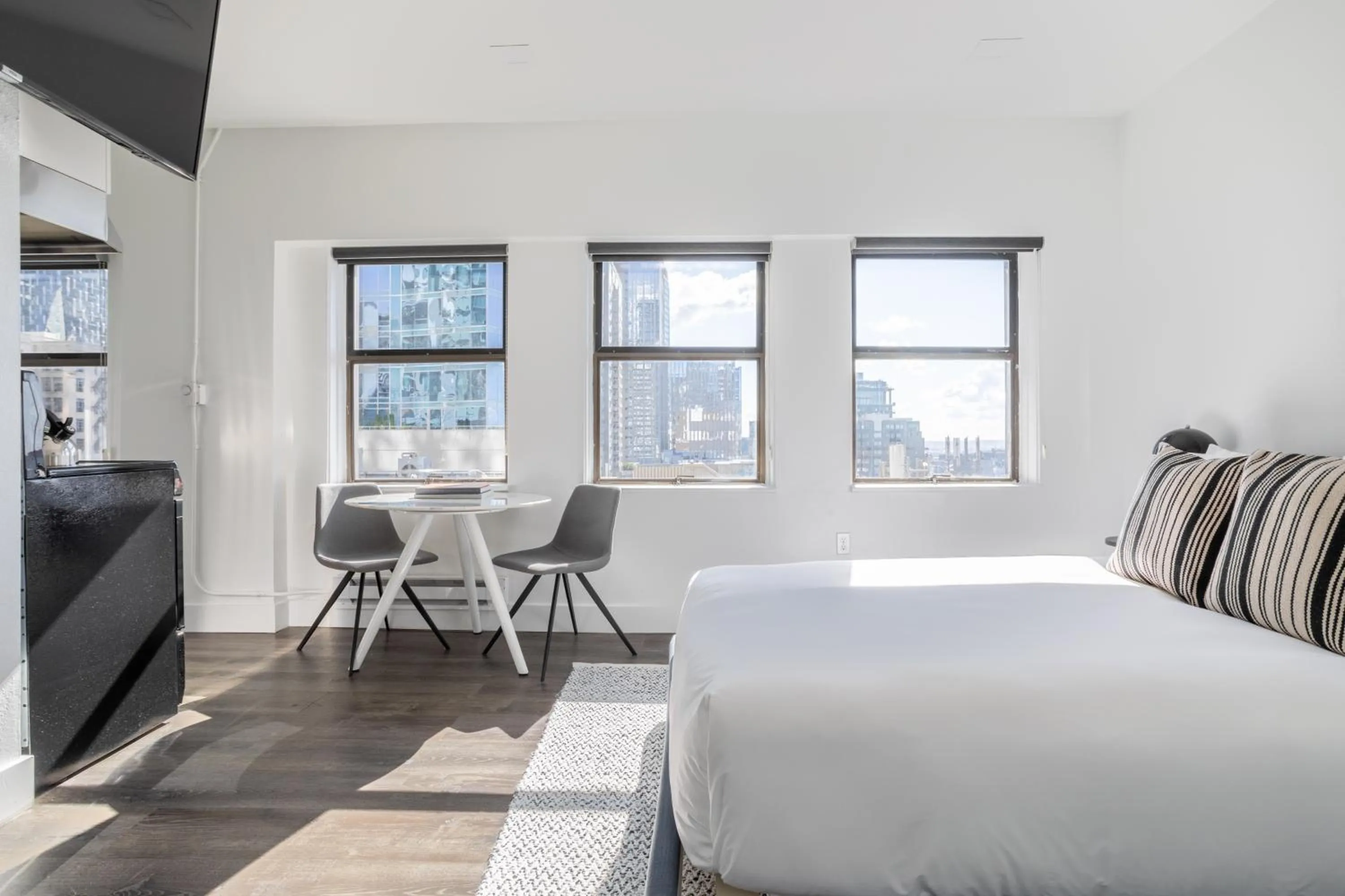 Bedroom, Bed in Reside Seattle Downtown, a Wyndham Residence