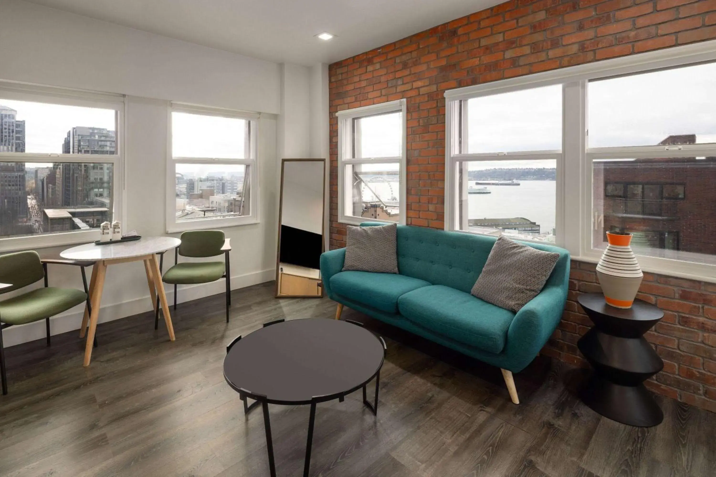 One-Bedroom Apartment with Bay View - Non-Smoking in Reside Seattle Downtown, a Wyndham Residence One-Bedroom Apartment with Bay View - Non-Smoking in Reside Seattle Downtown, a Wyndham Residence