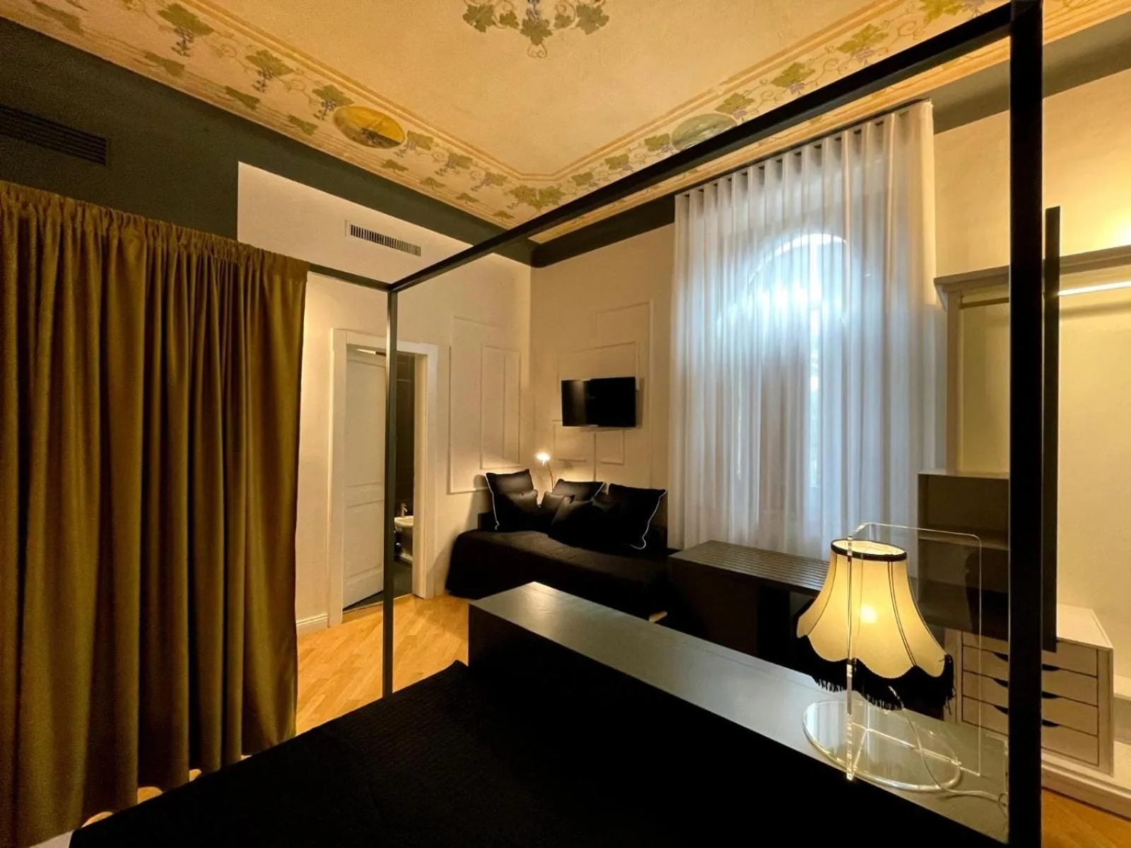 Bed in Villa Raffaello Park Hotel