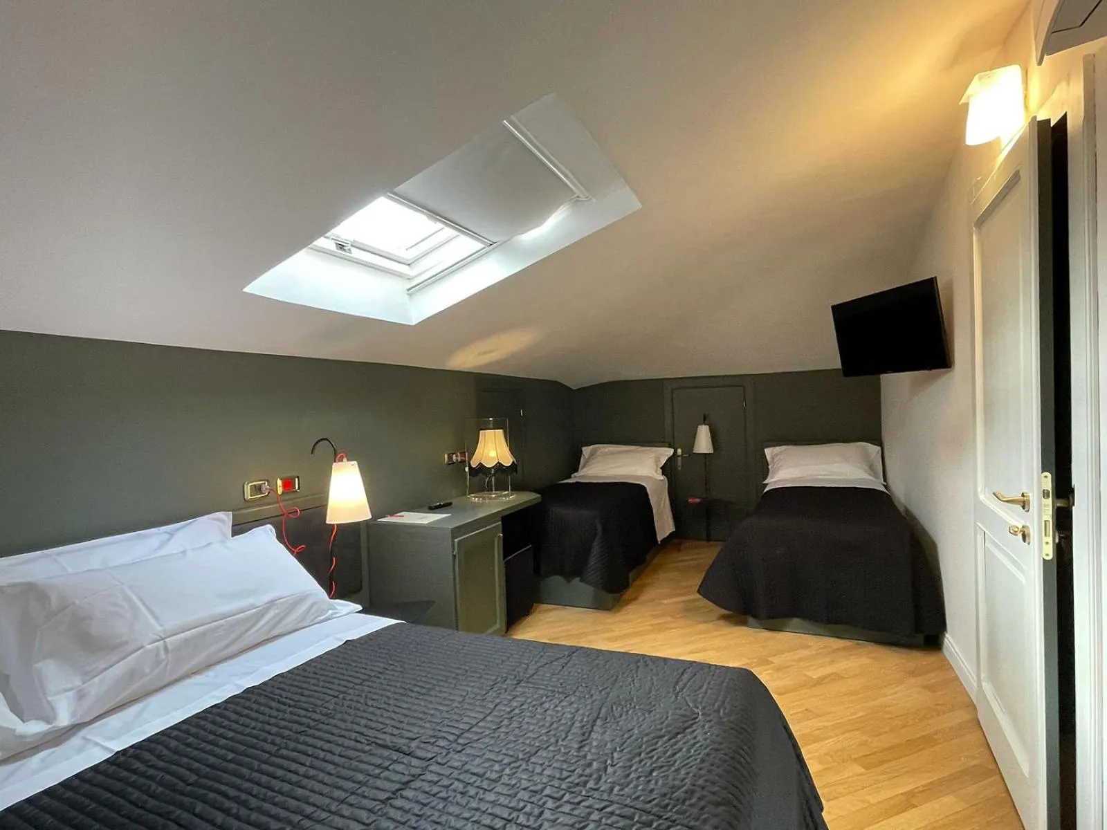 Bed in Villa Raffaello Park Hotel