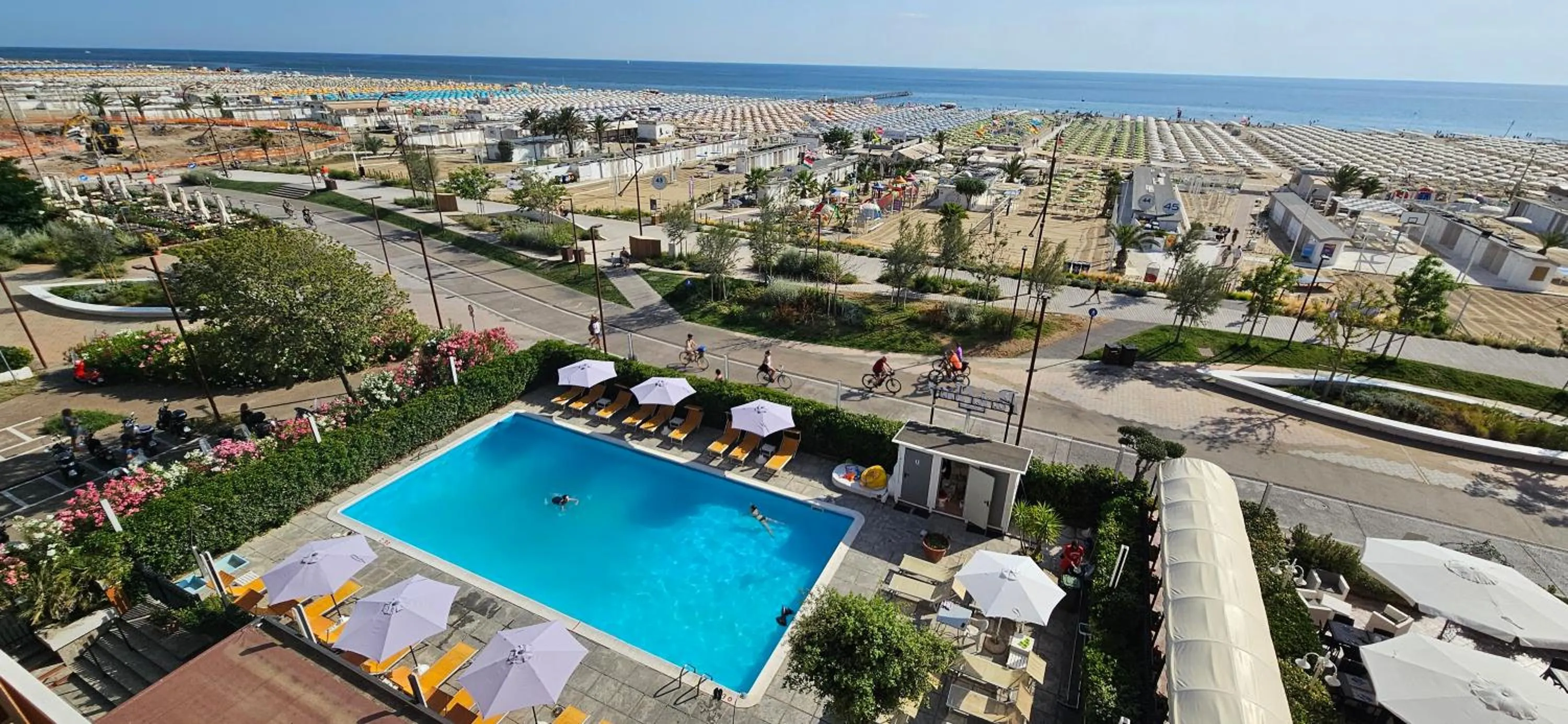 Swimming pool in Park Hotel
