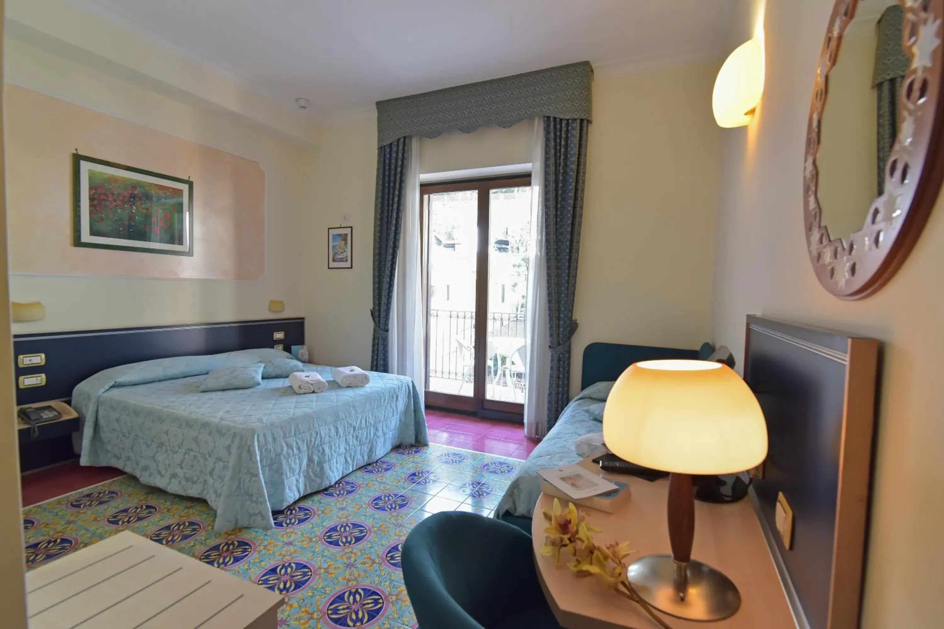 Balcony/Terrace, Bed in Hotel Santa Lucia Balcony/Terrace, Bed in Hotel Santa Lucia