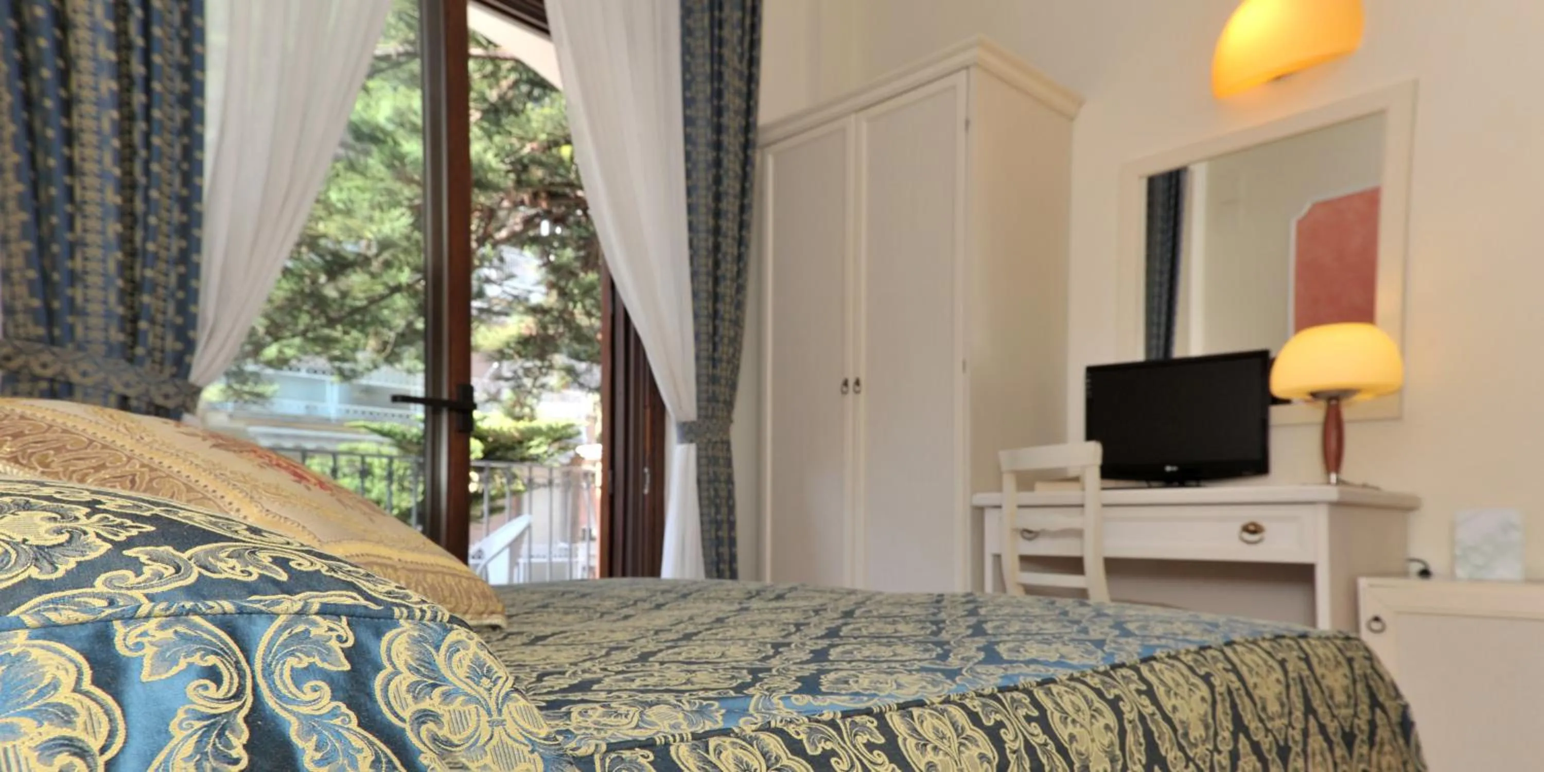 Photo of the whole room, Bed in Hotel Santa Lucia