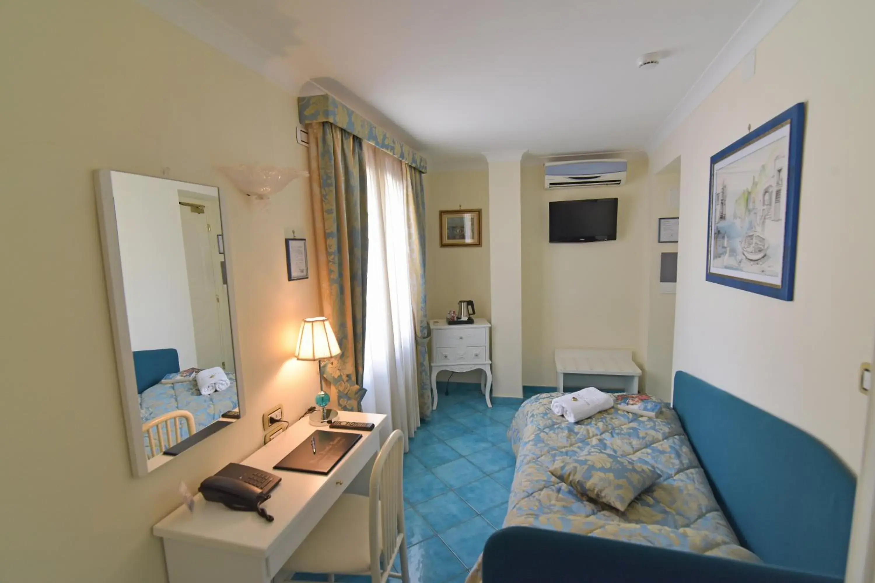 Single Room in Hotel Santa Lucia Single Room in Hotel Santa Lucia