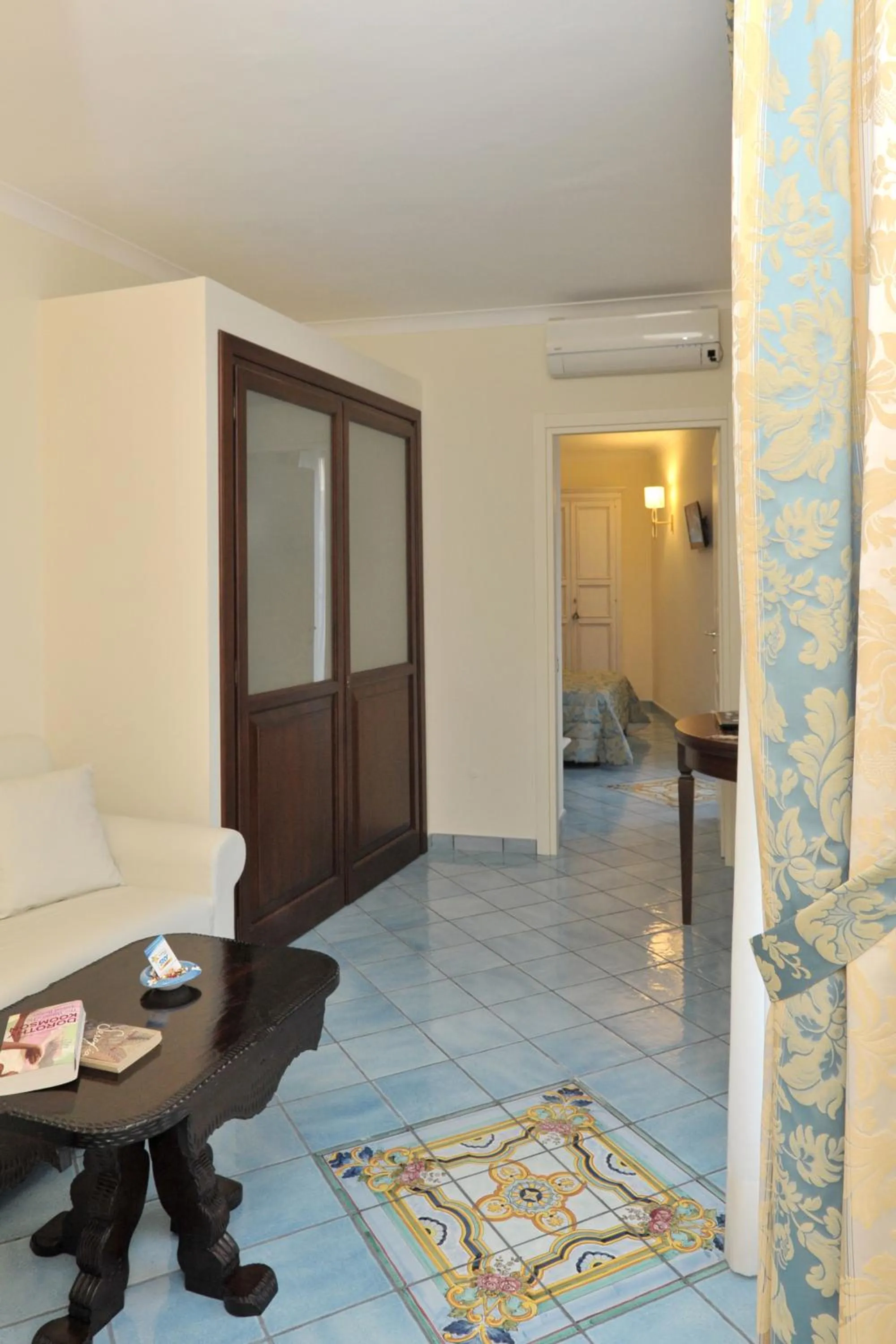 Decorative detail, Bed in Hotel Santa Lucia