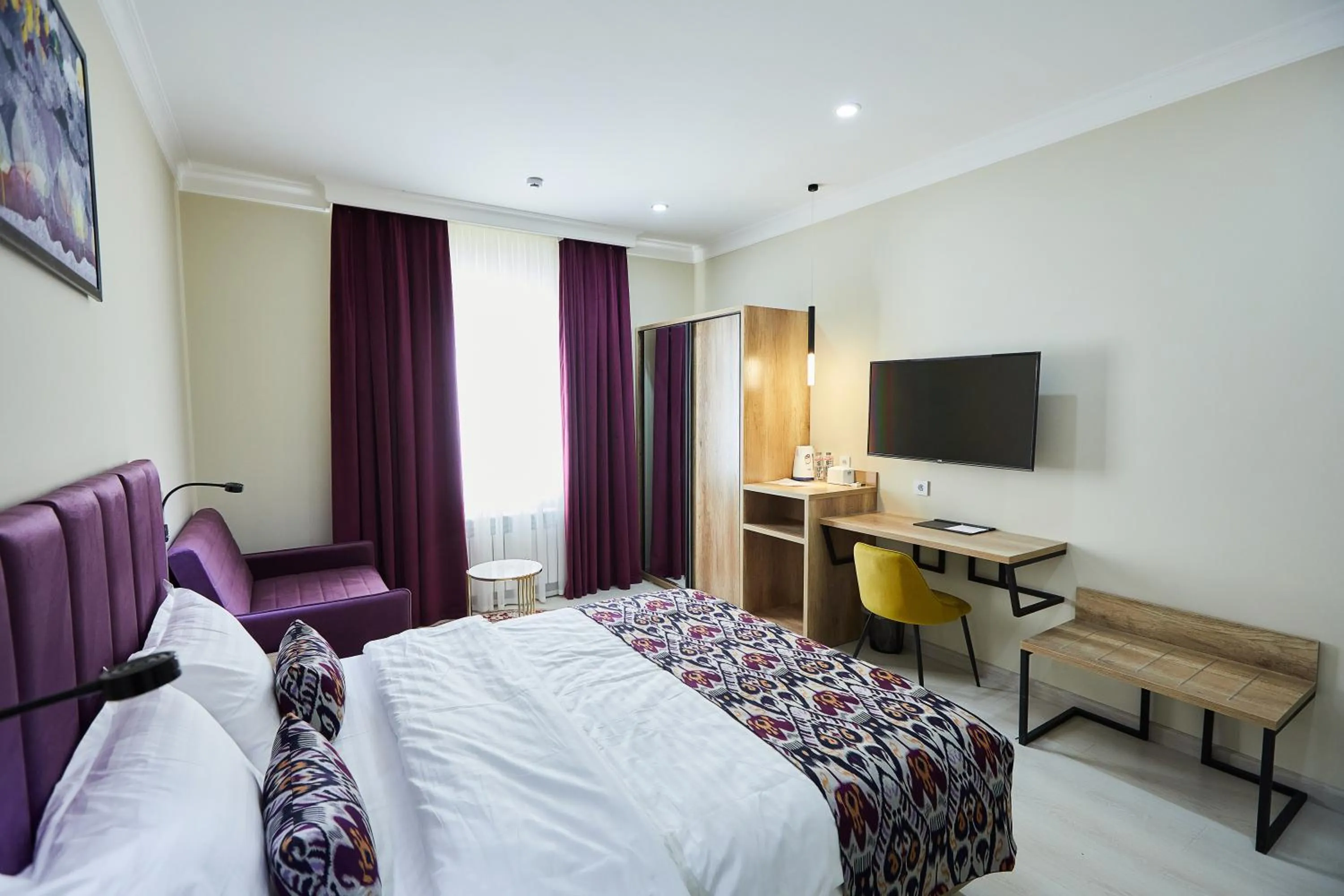 Communal lounge/ TV room, Bed in OLD TASHKENT Hotel & Spa