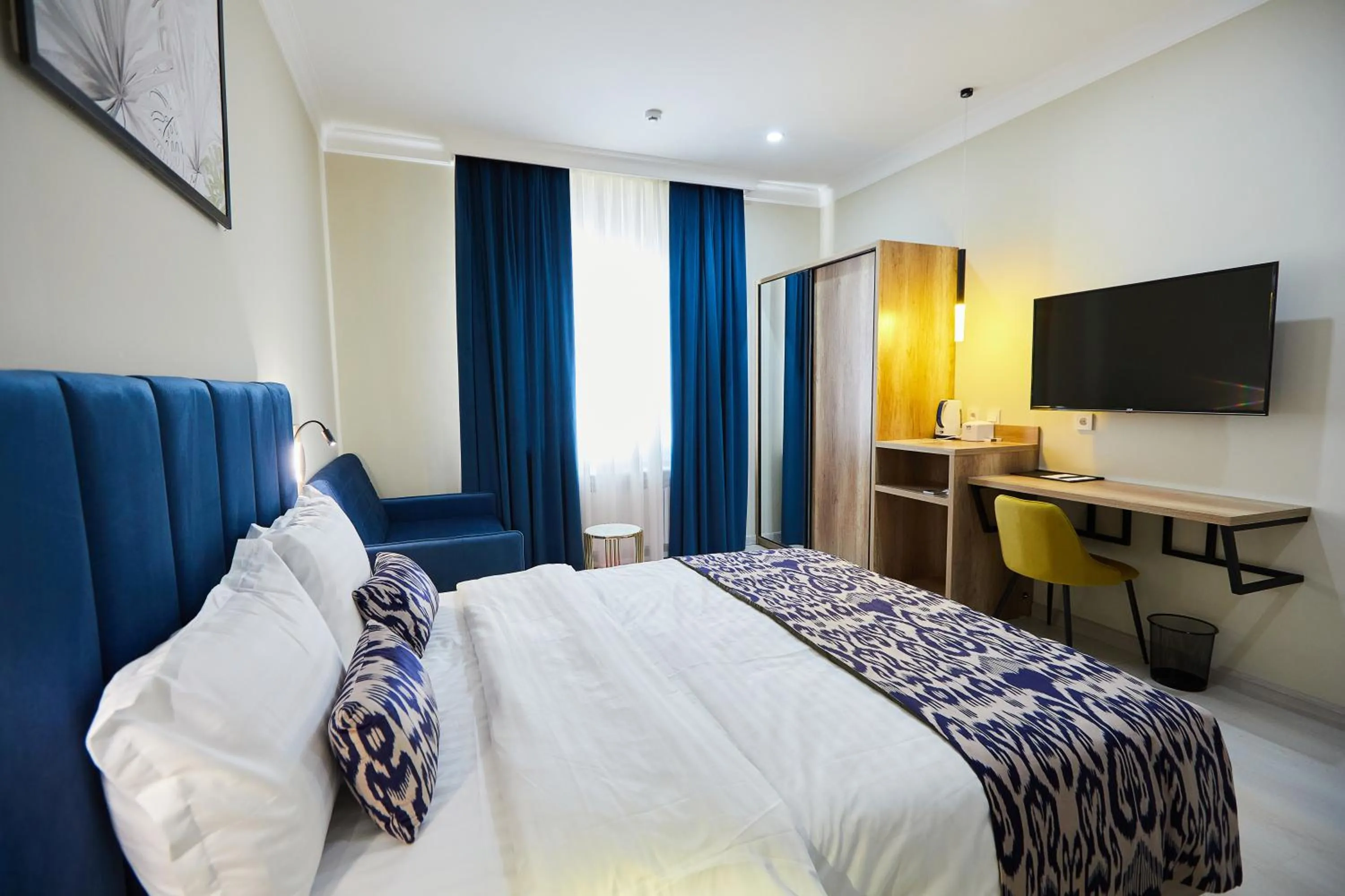 Communal lounge/ TV room, Bed in OLD TASHKENT Hotel & Spa