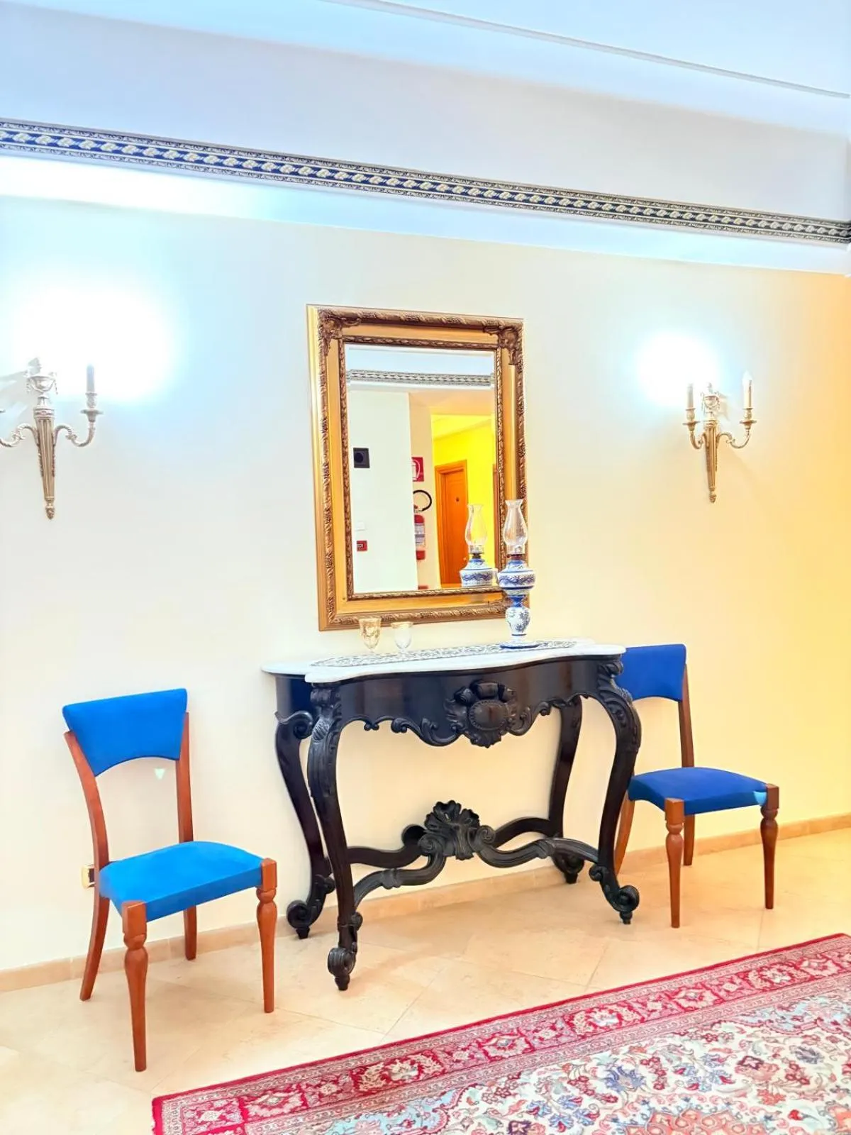 Decorative detail in D'Angelo Palace Hotel