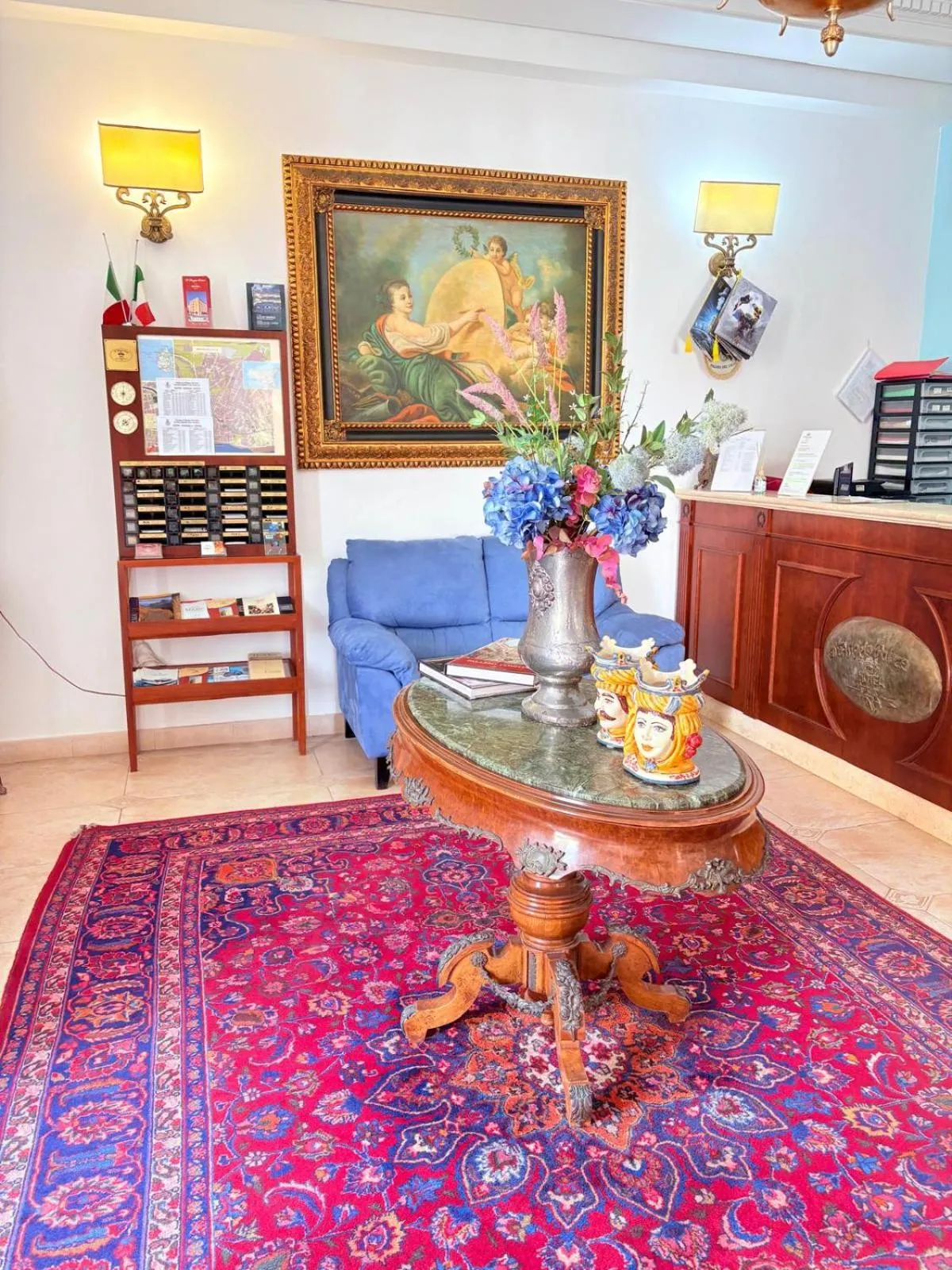 Seating area in D'Angelo Palace Hotel