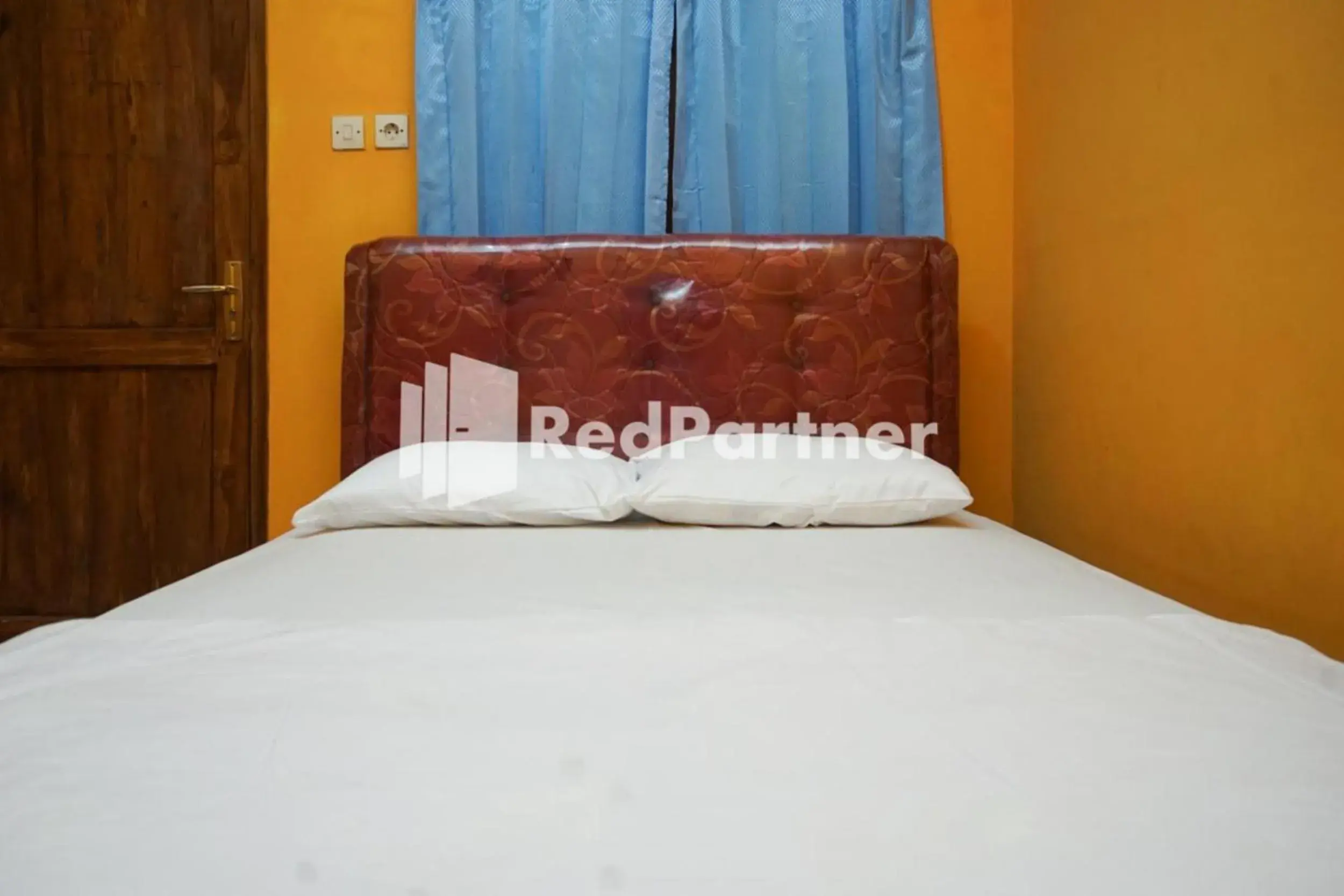 Bed in Villa Handayani Songgoriti RedPartner Bed in Villa Handayani Songgoriti RedPartner