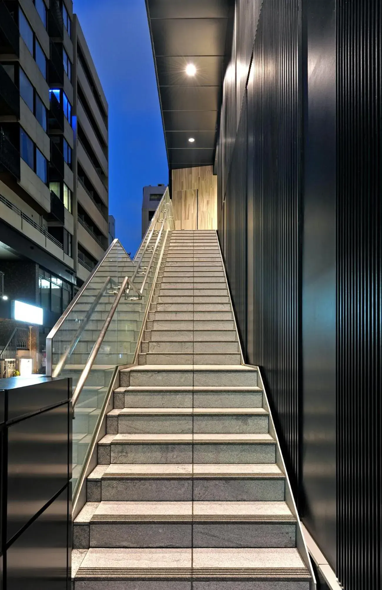 Facade/entrance in KEIKYU EX INN Higashi-Ginza Facade/entrance in KEIKYU EX INN Higashi-Ginza