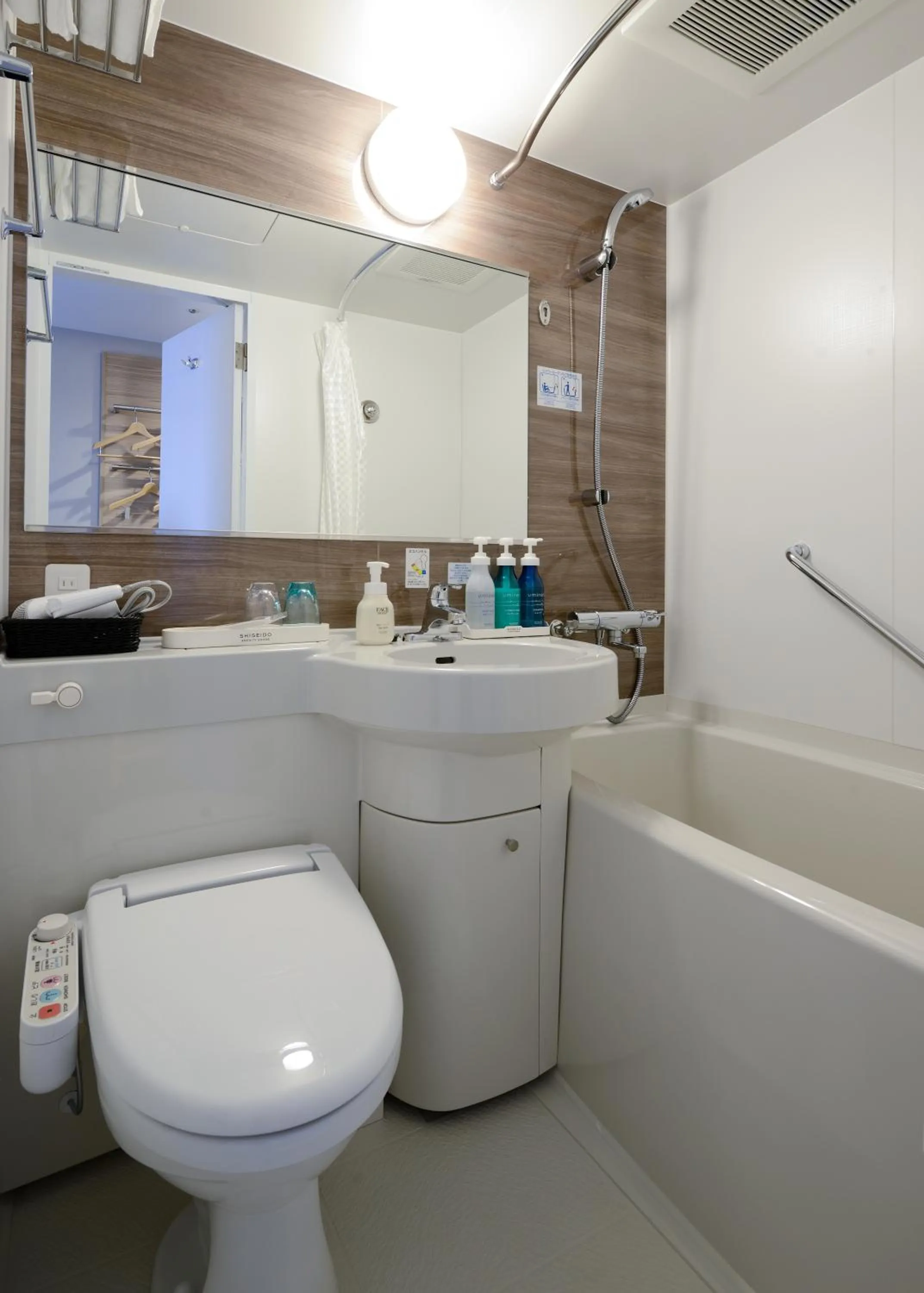 Bathroom in KEIKYU EX INN HANEDA 3 minutes walk from A2 Exit of Tenkubashi Station