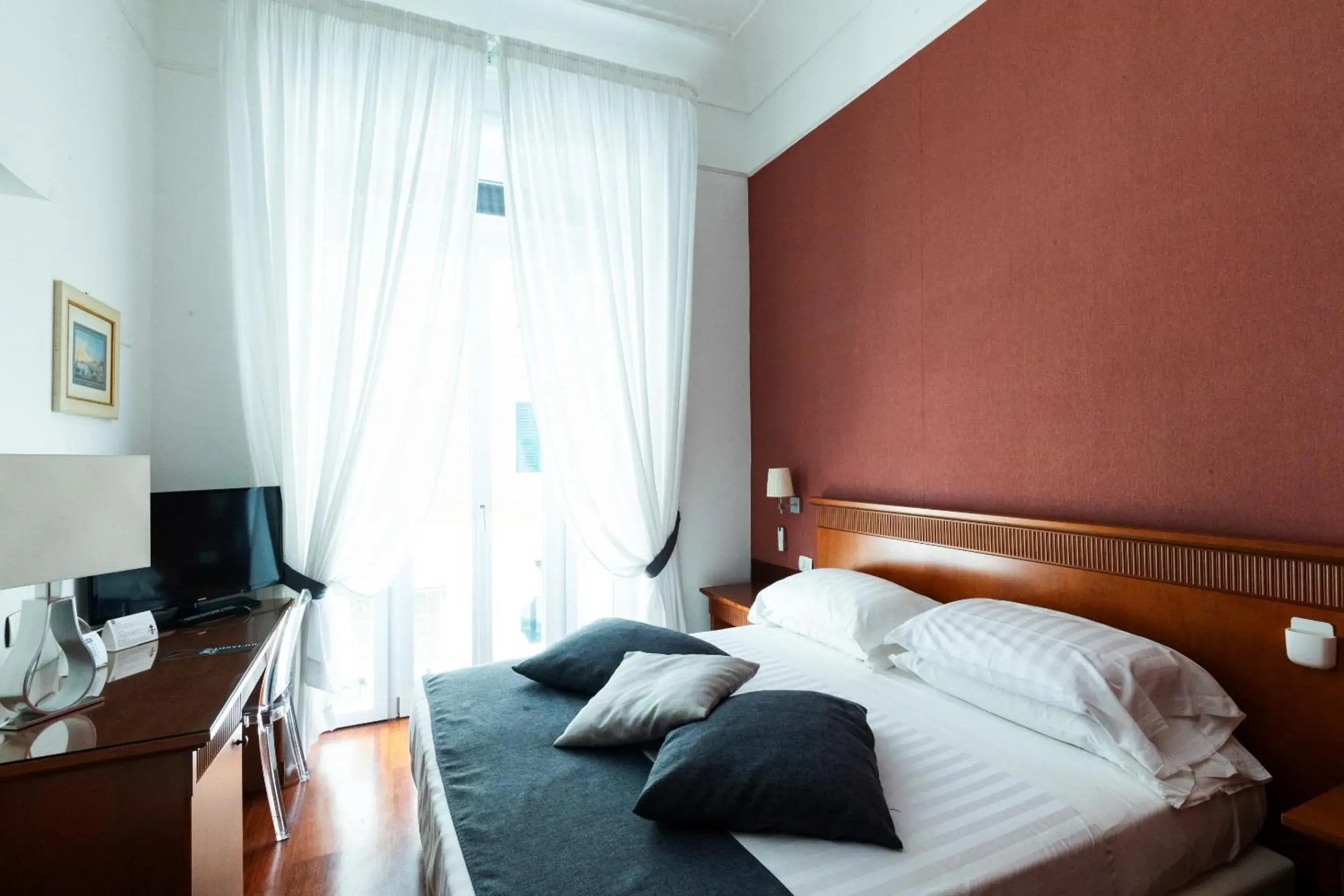 Superior Double Room with Side Sea View in Rex Lifestyle Hotel Superior Double Room with Side Sea View in Rex Lifestyle Hotel