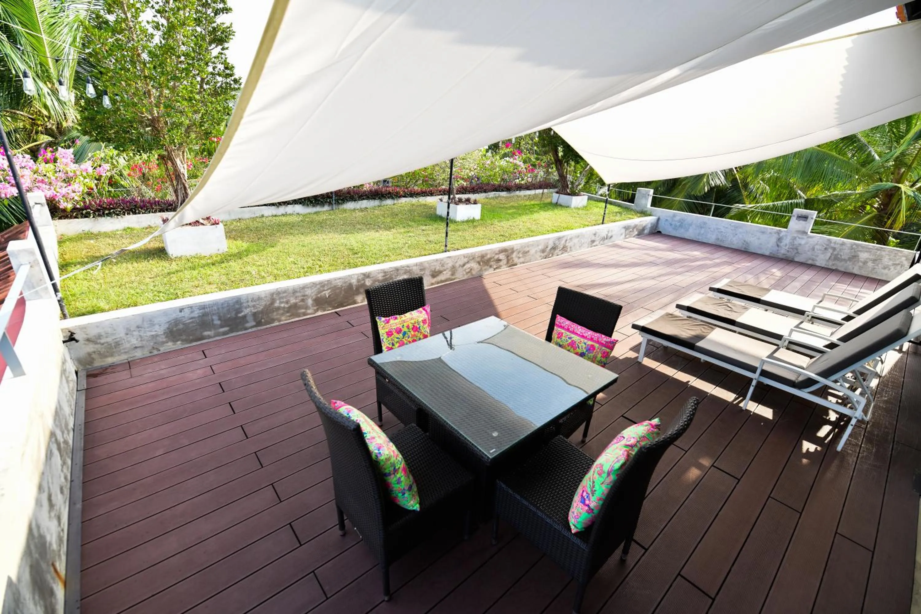 TROPICAL HOUSE - Jungleside Villa