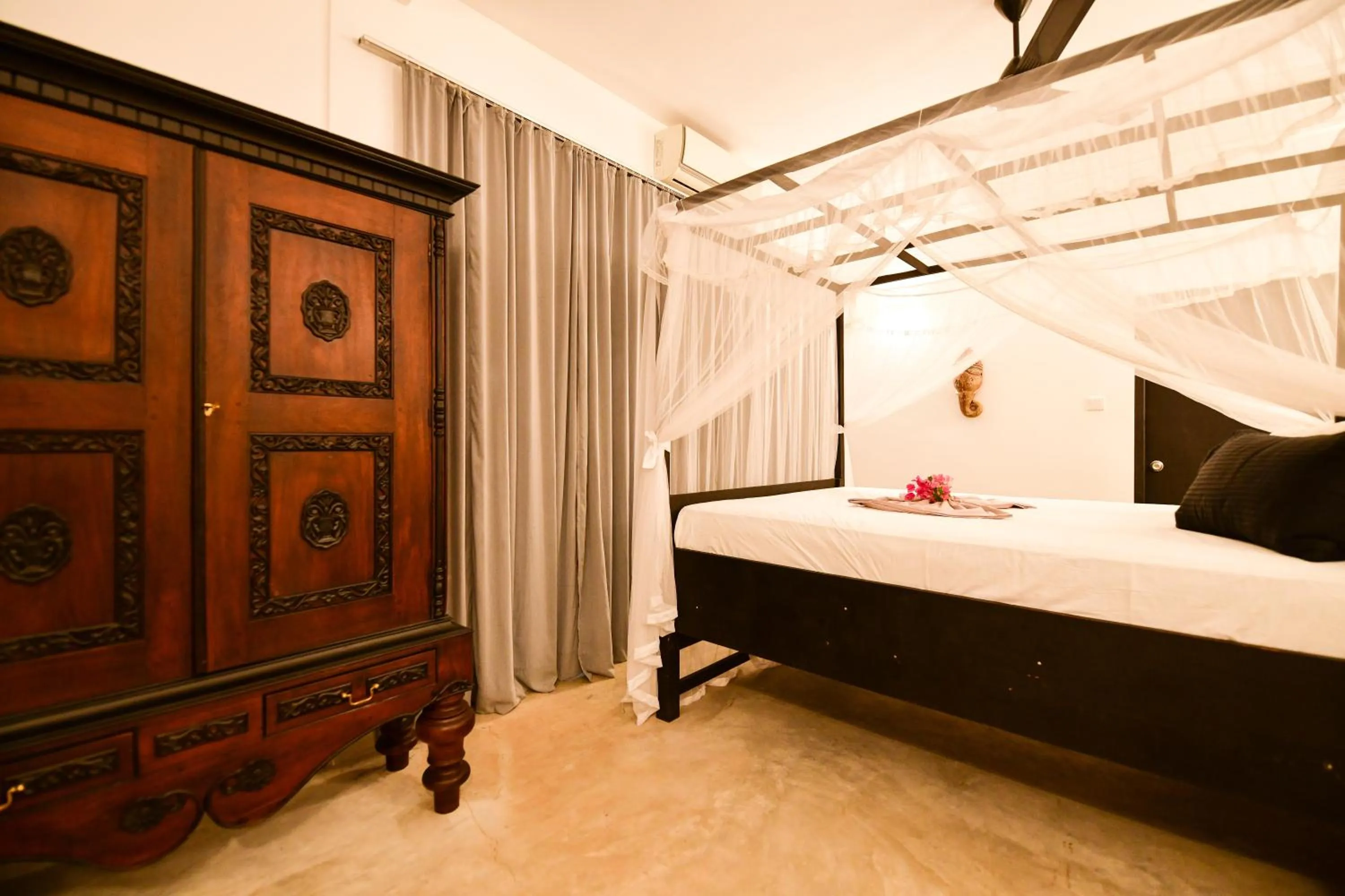 Bed in TROPICAL HOUSE - Jungleside Villa