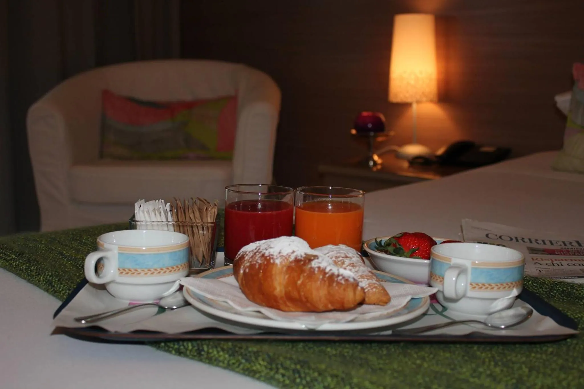 Breakfast, Bed in Hotel Forum