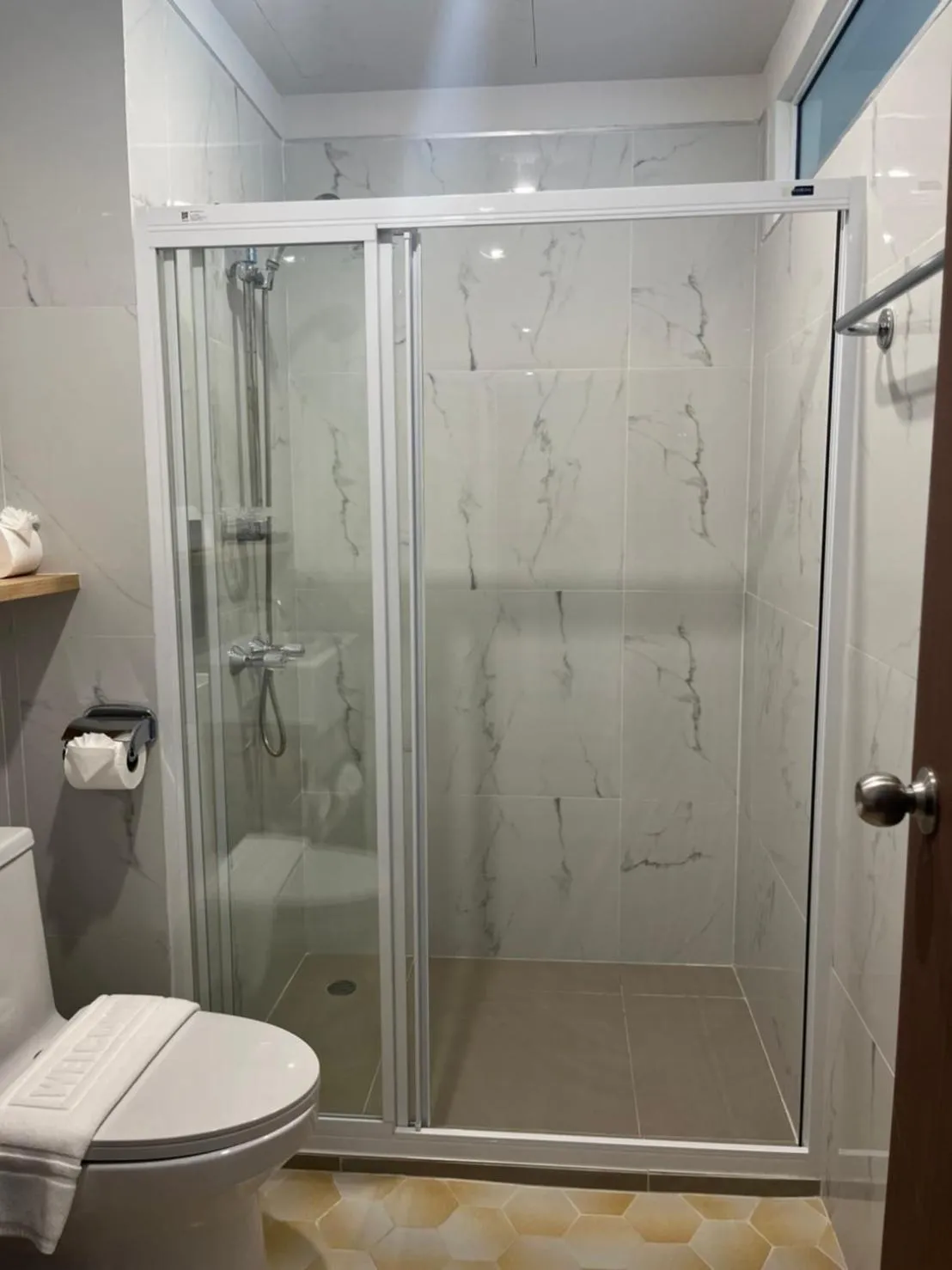 Shower in Ago Hotel Chinatown