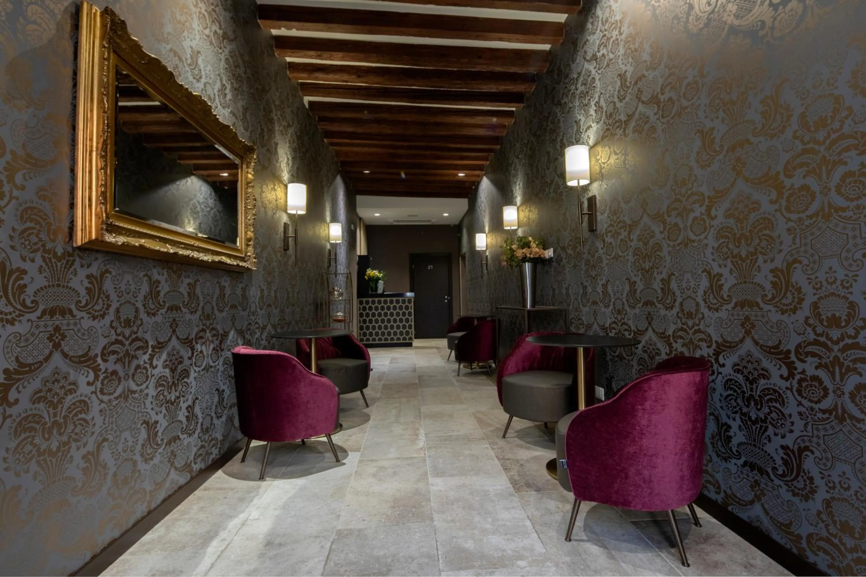 Lobby or reception in Alle Guglie Boutique Hotel