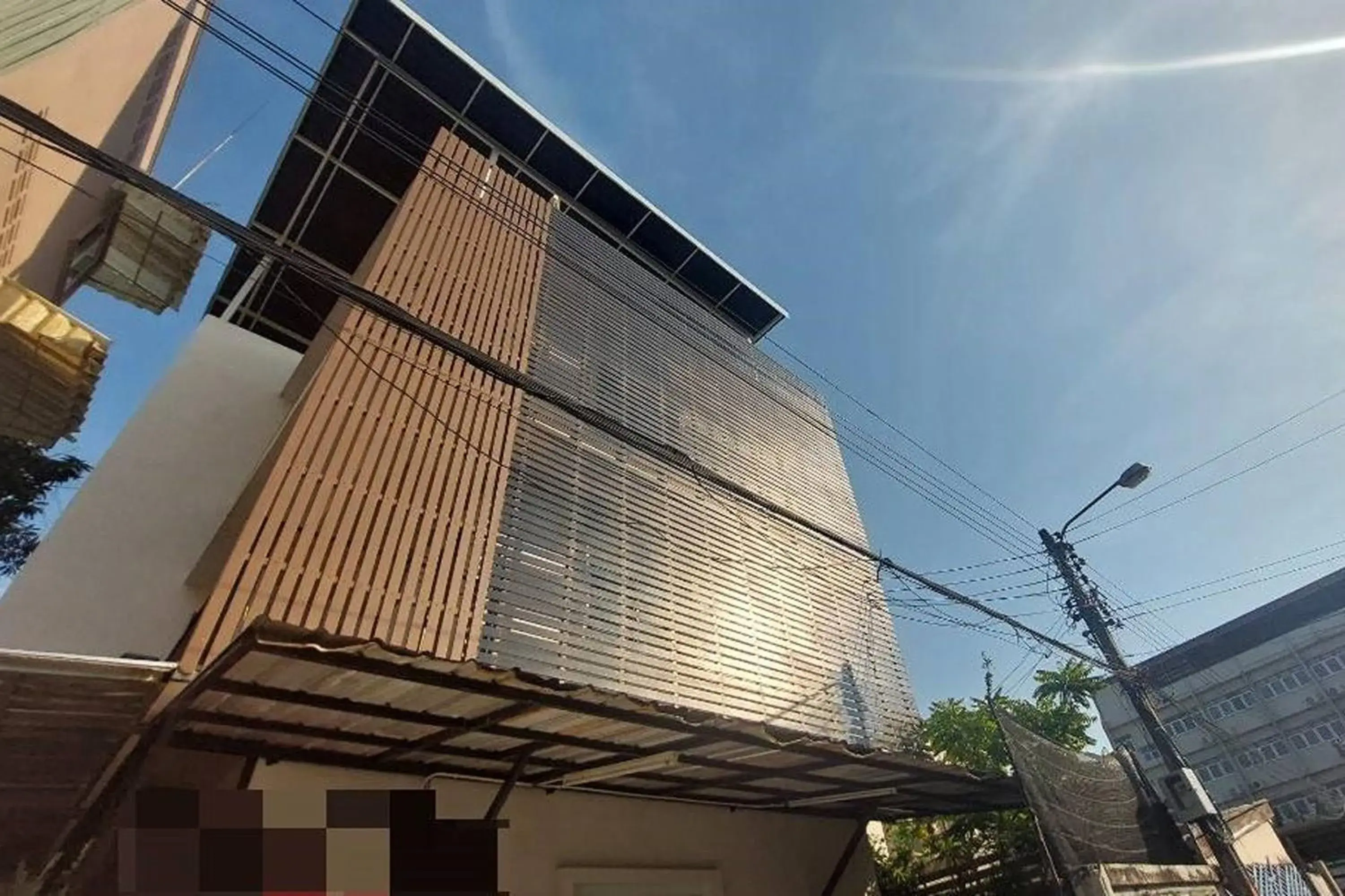 Property building in OYO 75396 Look Shine Apartment Property building in OYO 75396 Look Shine Apartment