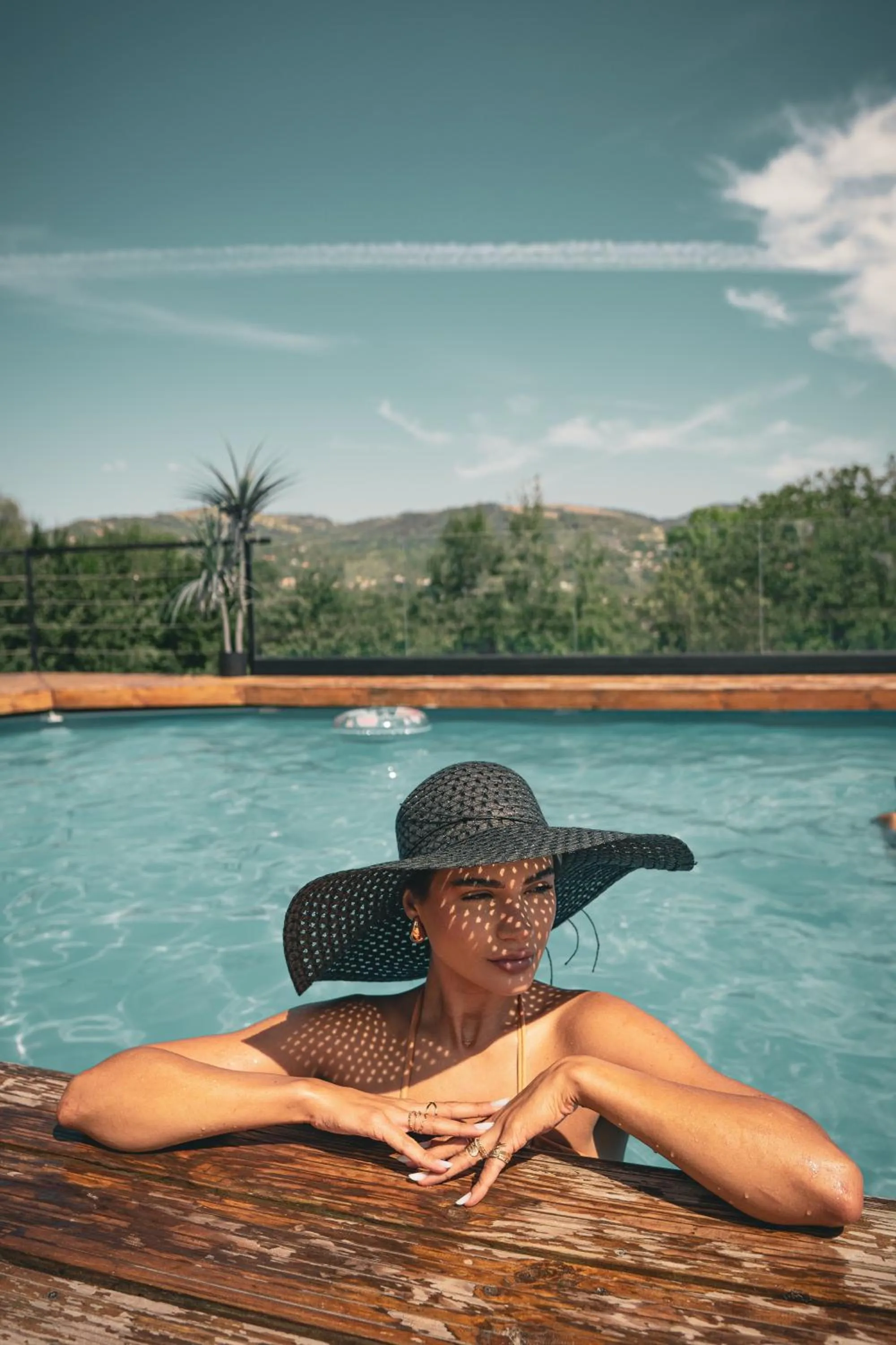 Property building in Moon Village Comarnic