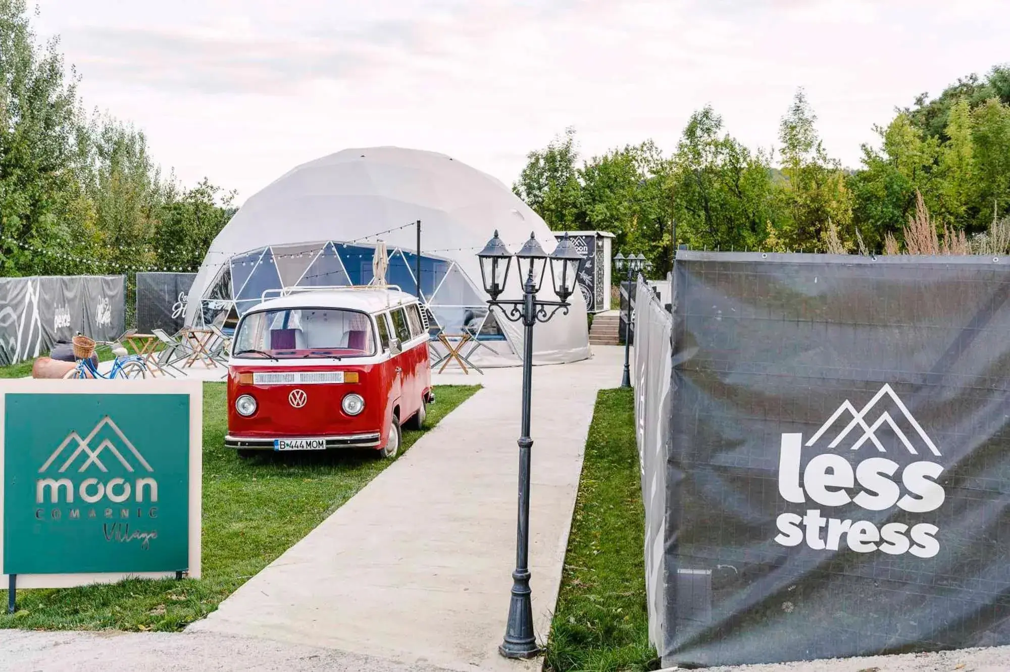 Property building in Moon Village Comarnic Property building in Moon Village Comarnic