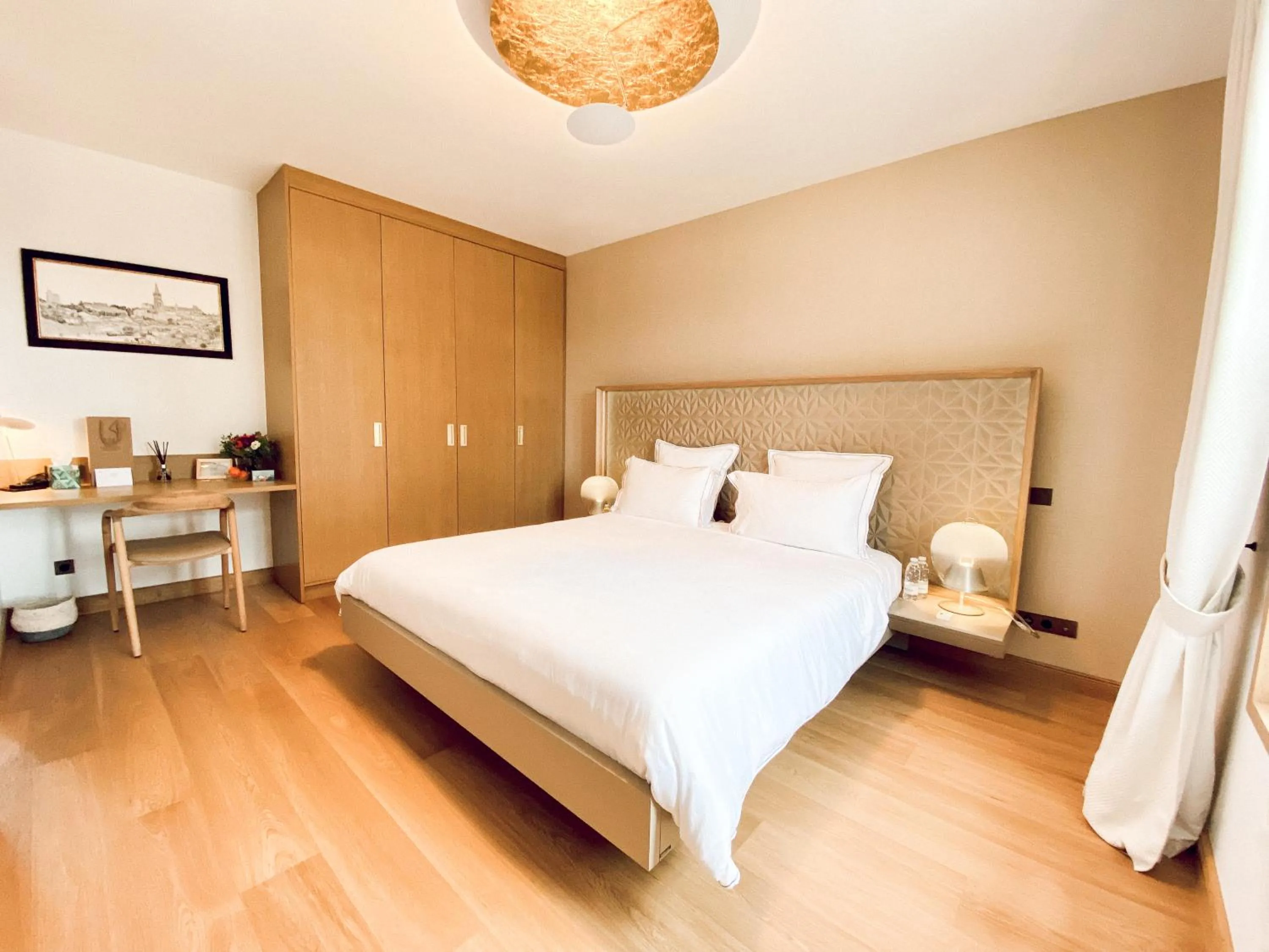 Photo of the whole room, Bed in Petit Monlot - Saint-Emilion