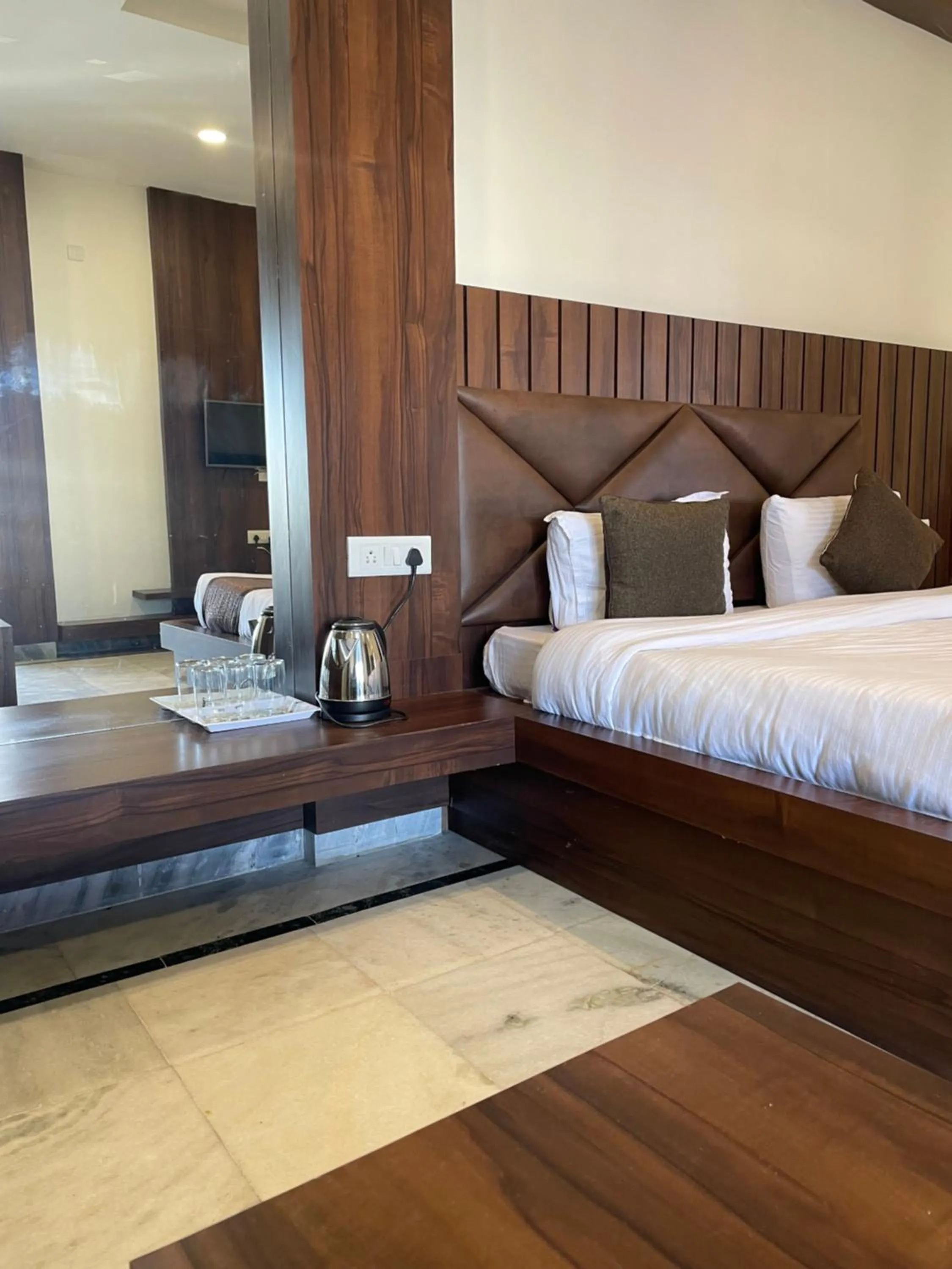 Bed in Hotel Royal Embassy