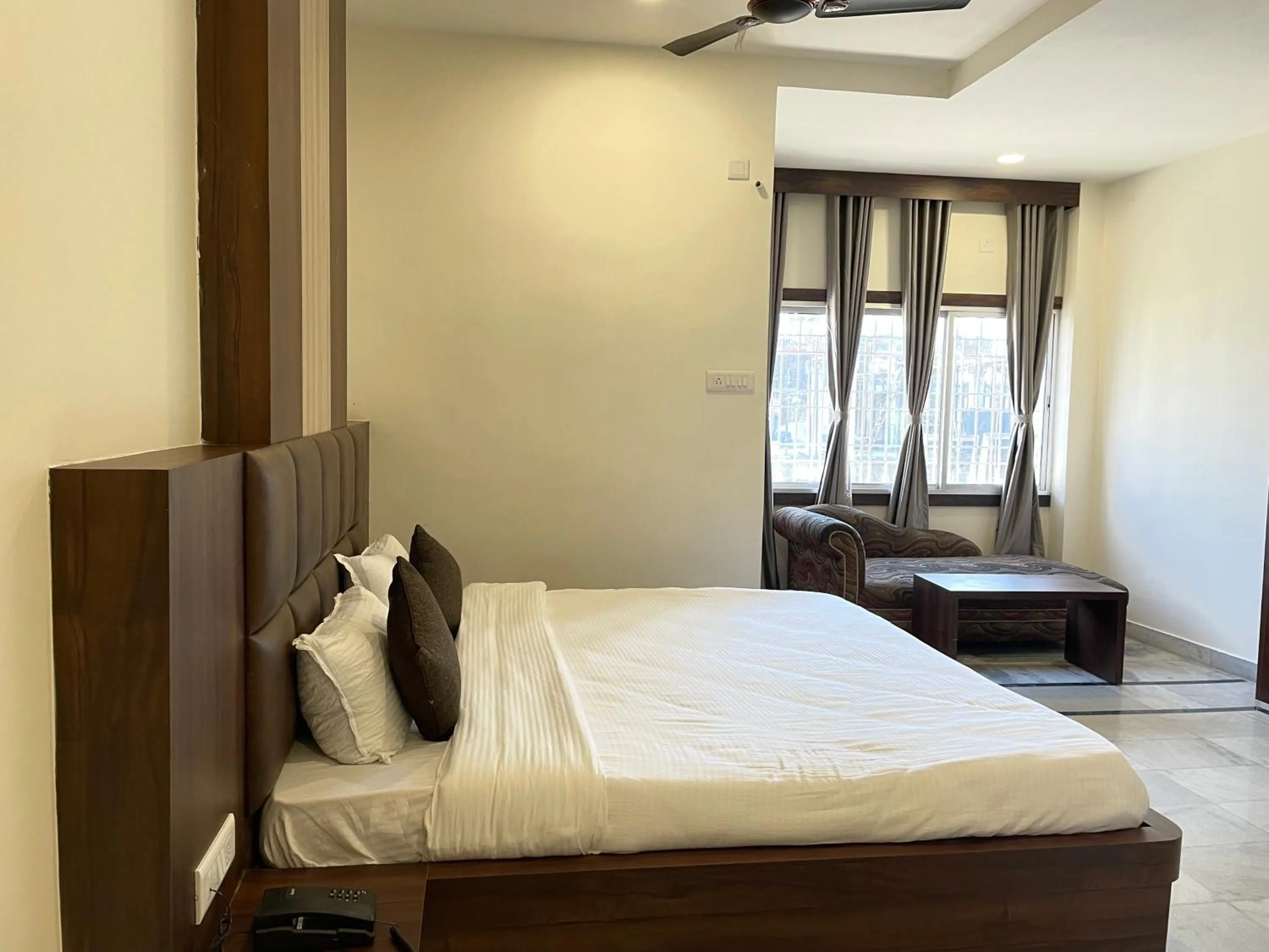 Bed in Hotel Royal Embassy