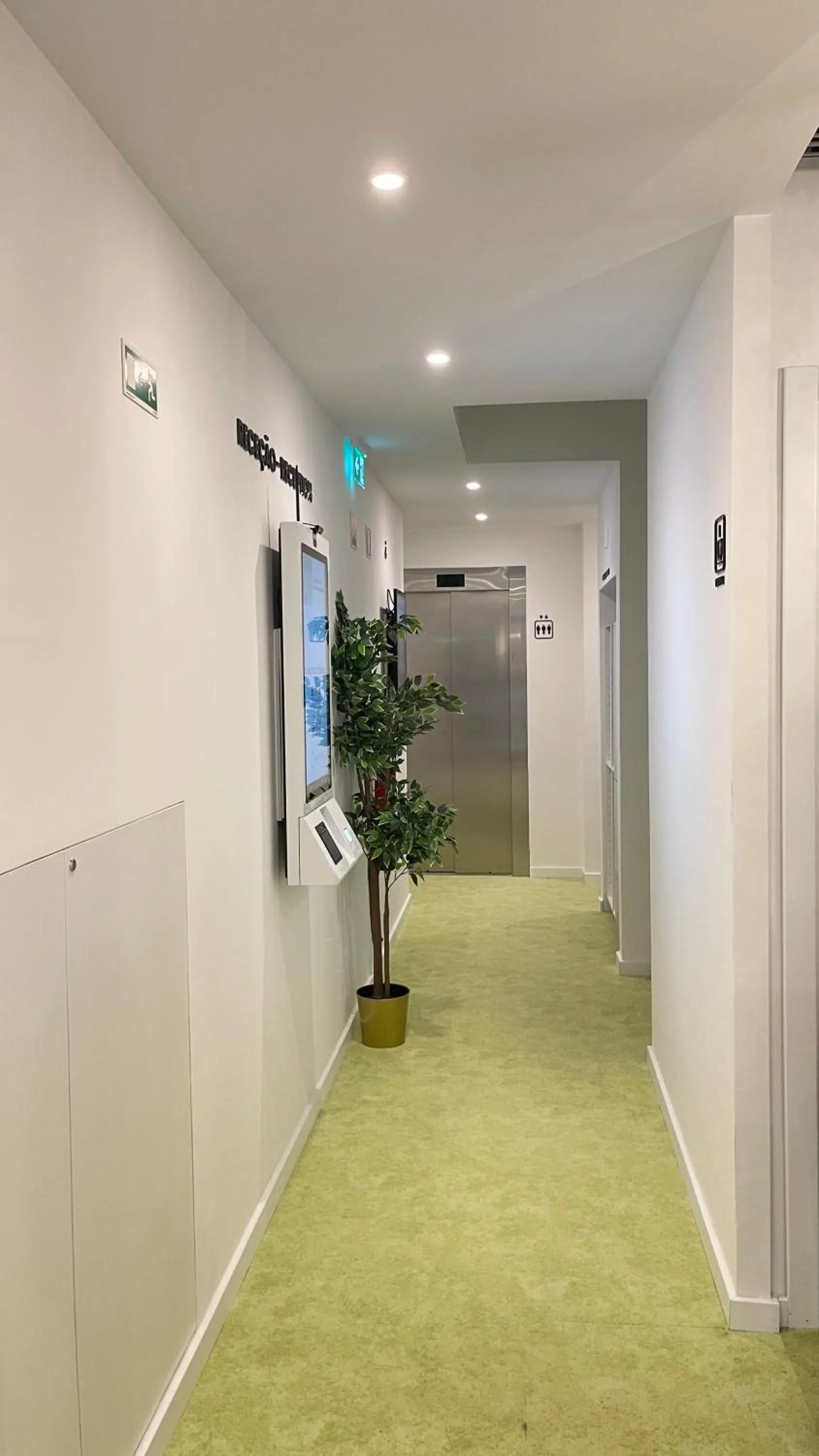 Decorative detail in MyStay Porto São Bento