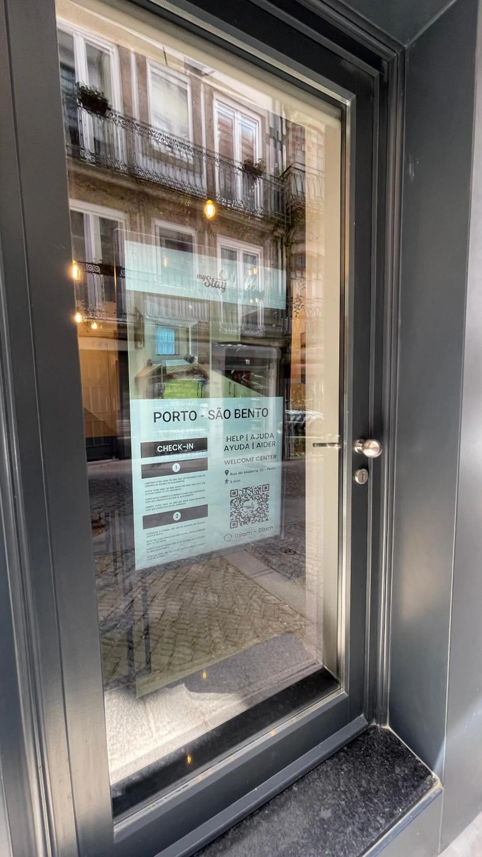 Facade/entrance in MyStay Porto São Bento