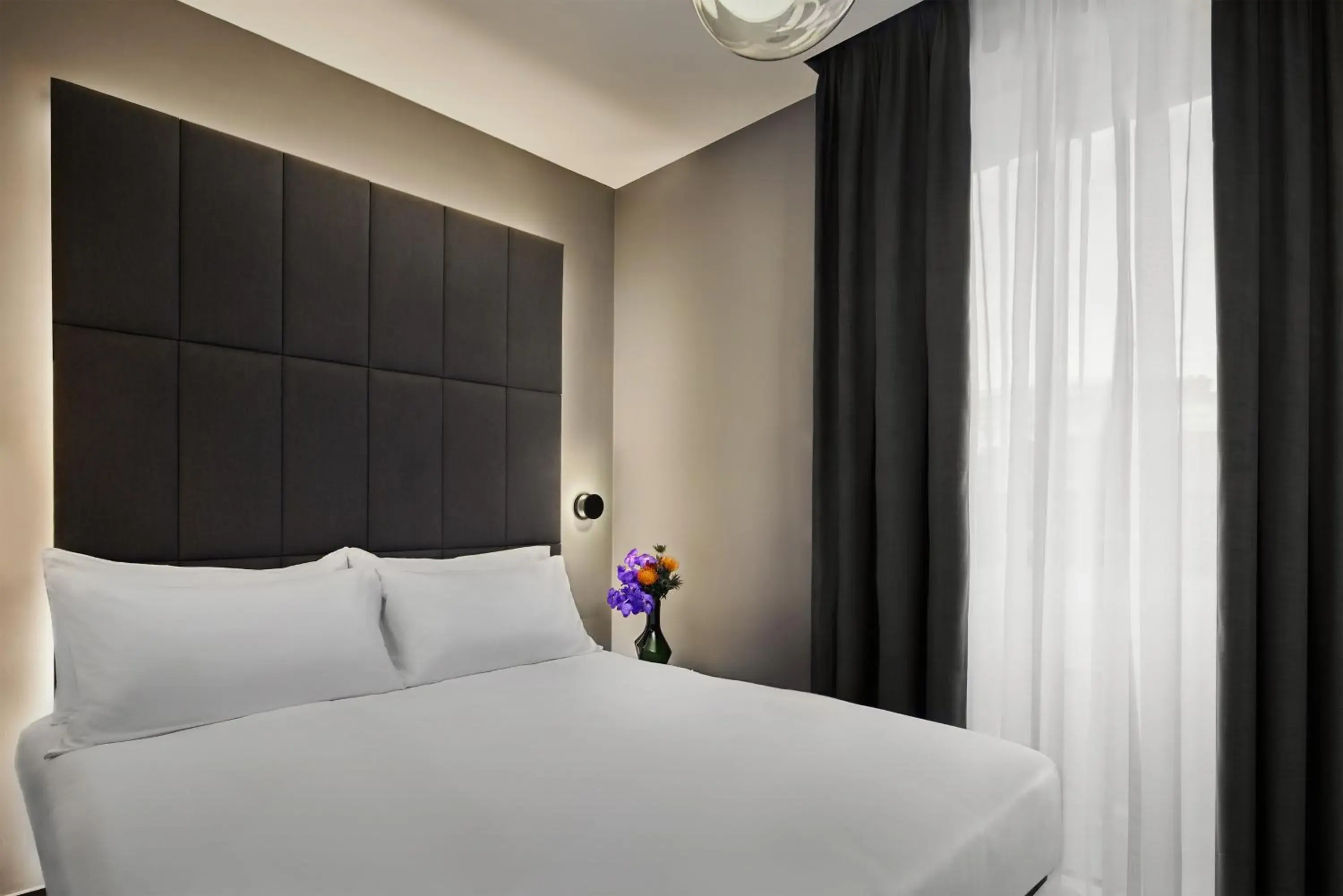 Bed in Hotel AMANO Covent Garden Bed in Hotel AMANO Covent Garden