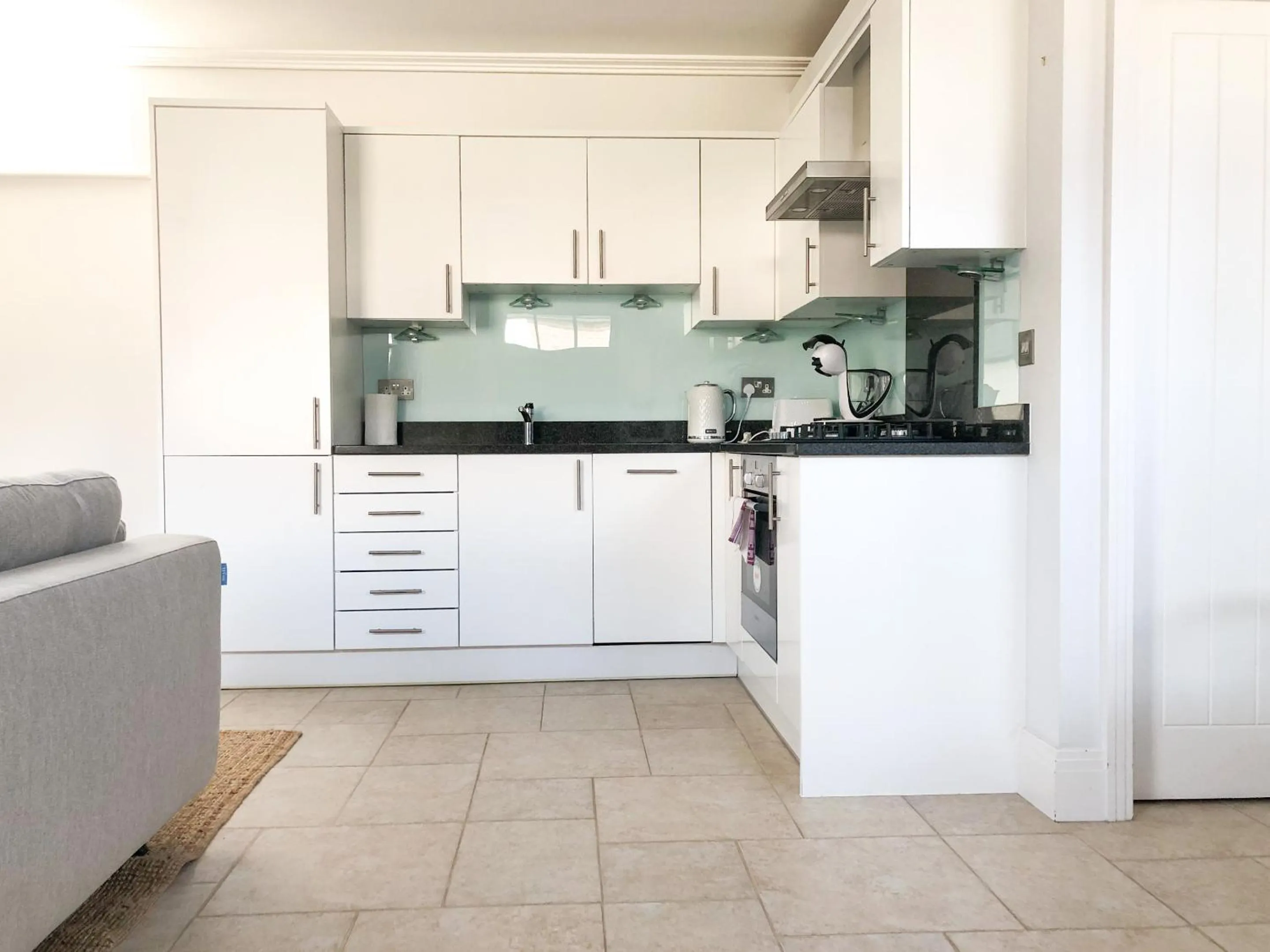 Kitchen or kitchenette in Windsor Mews by Stay Focused SA
