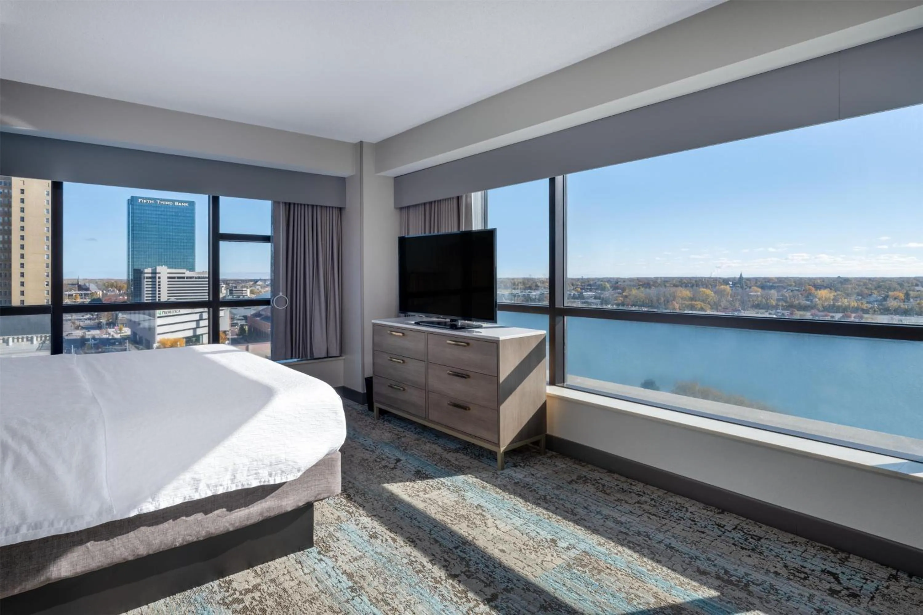 View (from property/room), Bed in Homewood Suites By Hilton Toledo Downtown