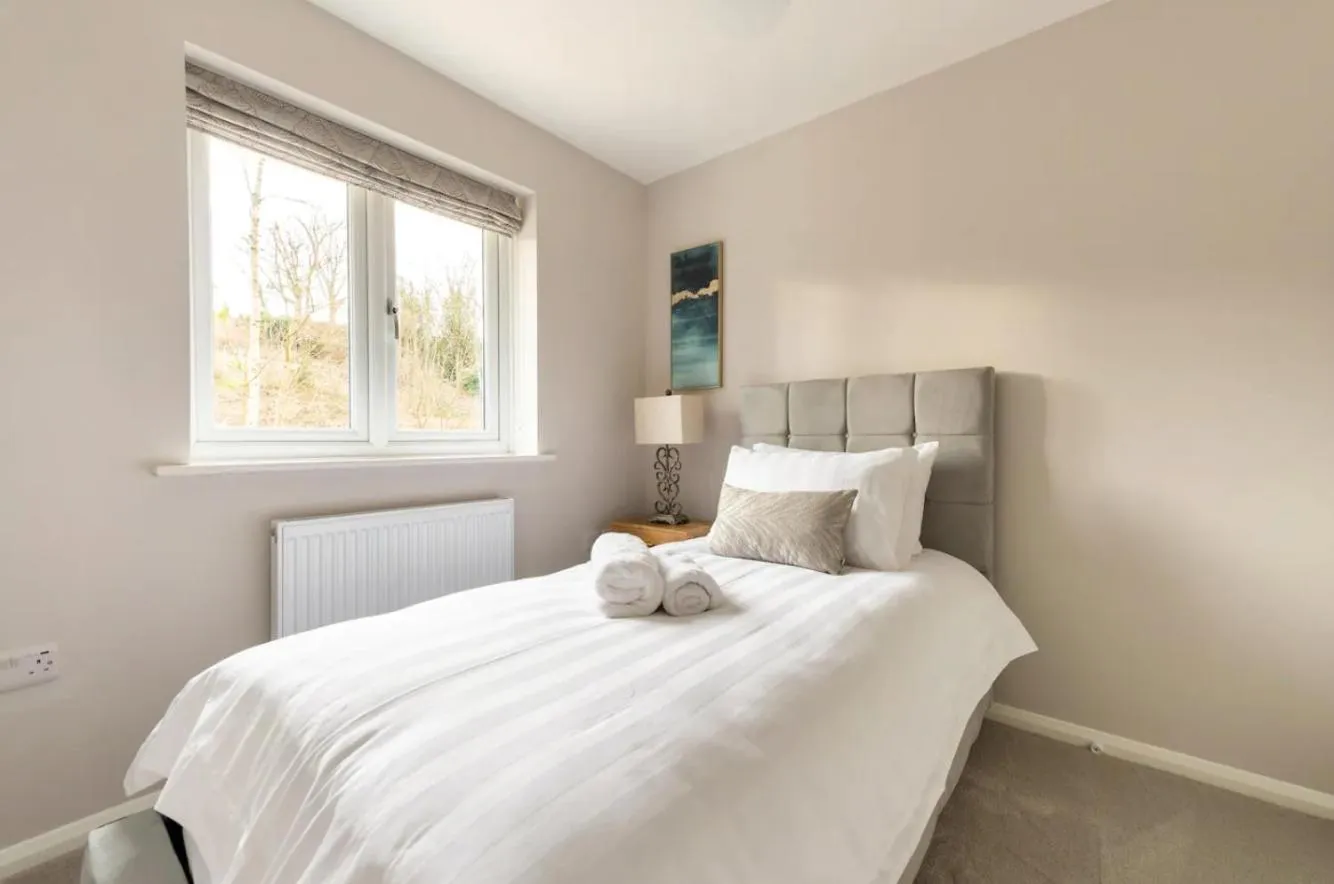 Bedroom, Bed in Virginia Water Family Getaway