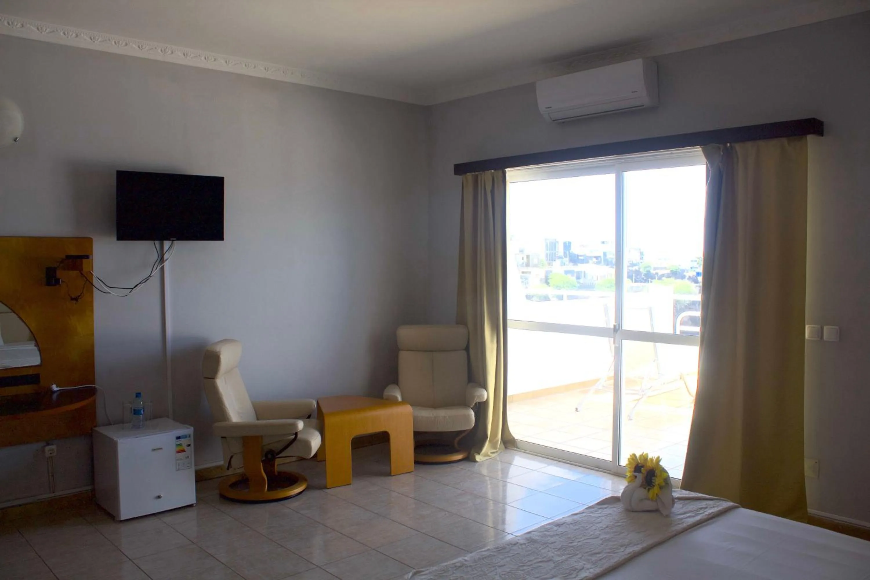 Falucho Paradise Beach