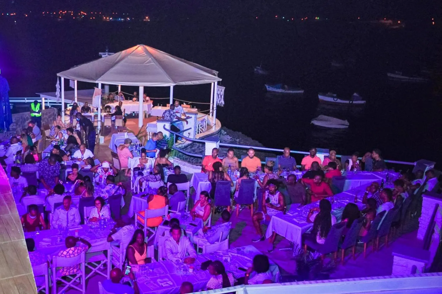 Restaurant/places to eat in Falucho Paradise Beach