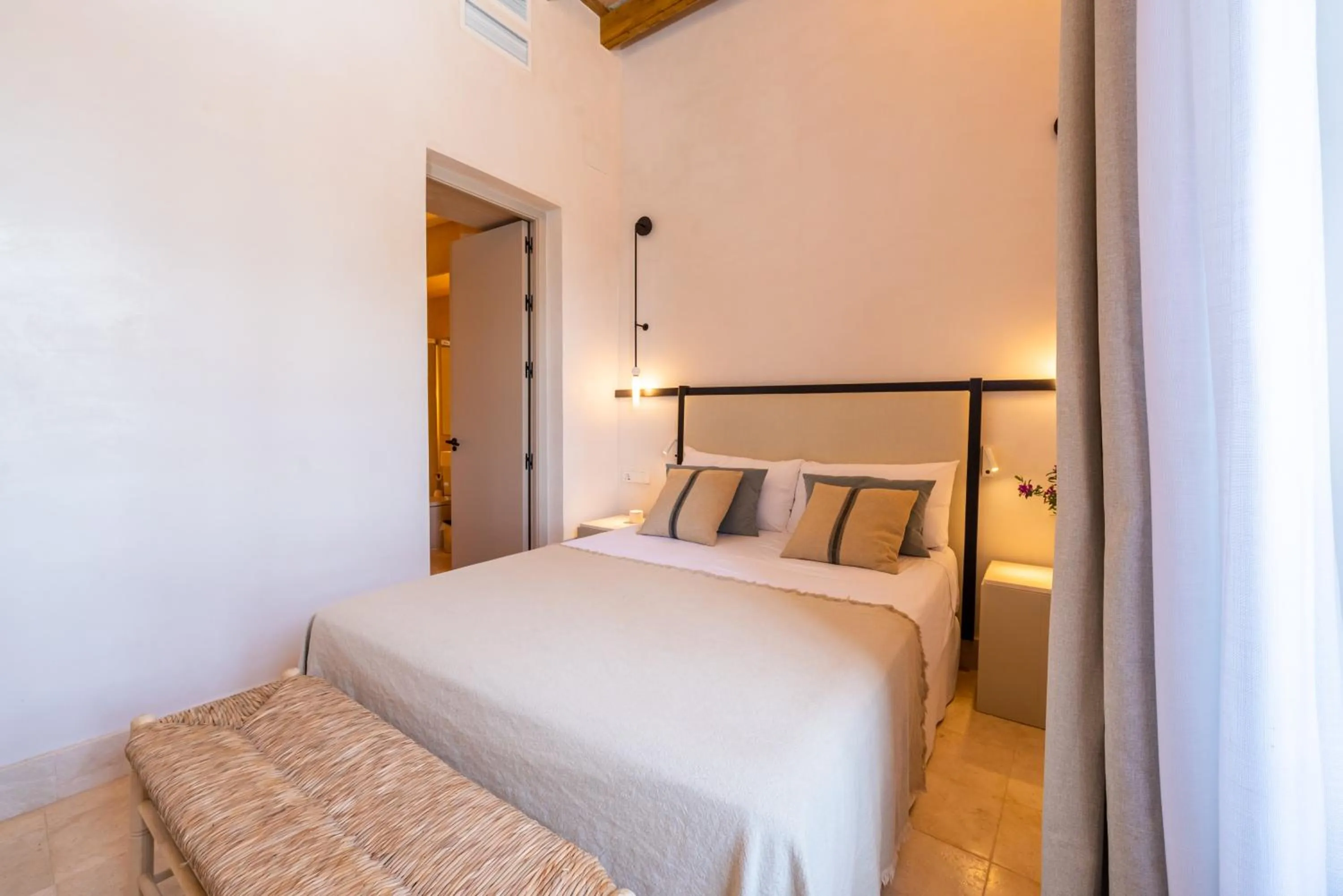 Bedroom, Bed in Casa Aura Hotel