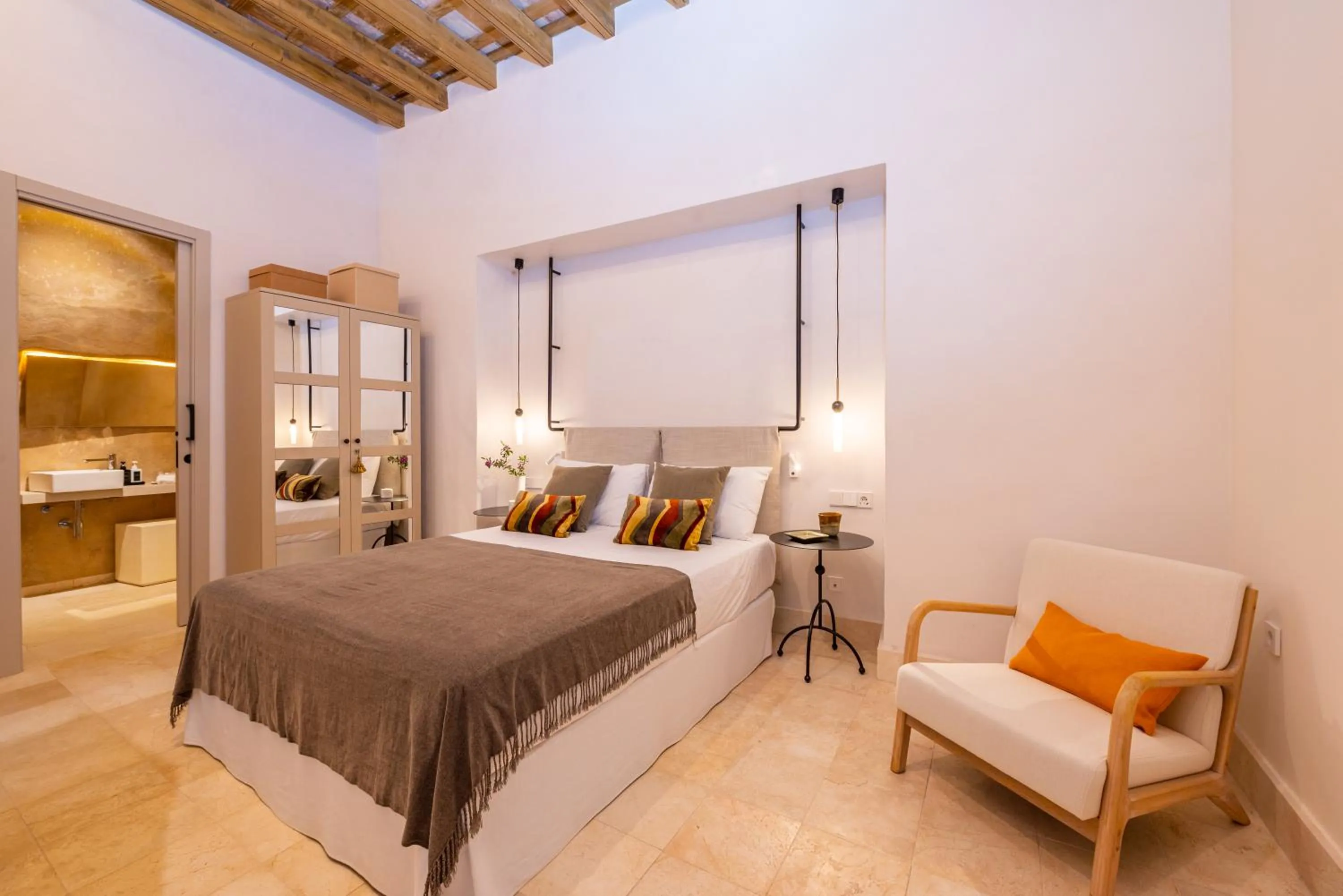 Bed in Casa Aura Hotel