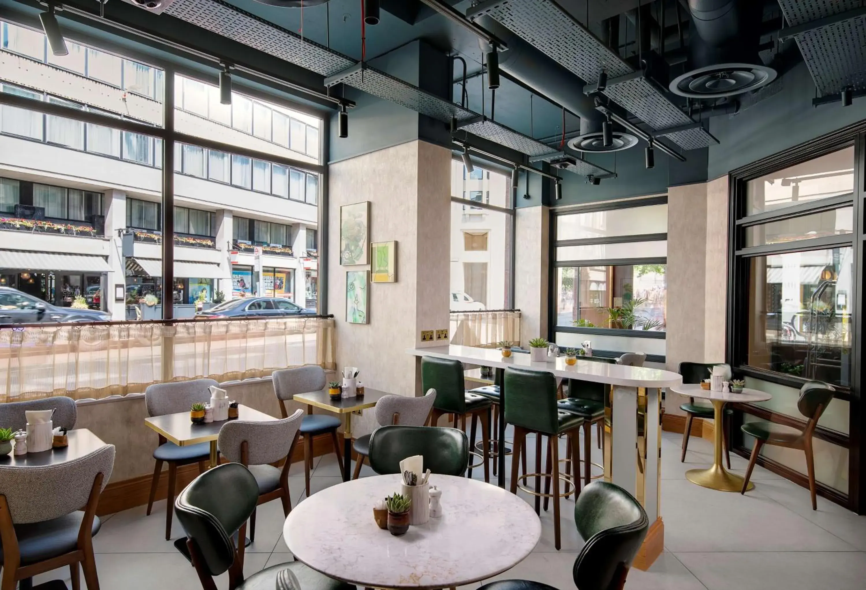 Restaurant/places to eat in Lost Property St Pauls London, Curio Collection By Hilton Restaurant/places to eat in Lost Property St Pauls London, Curio Collection By Hilton
