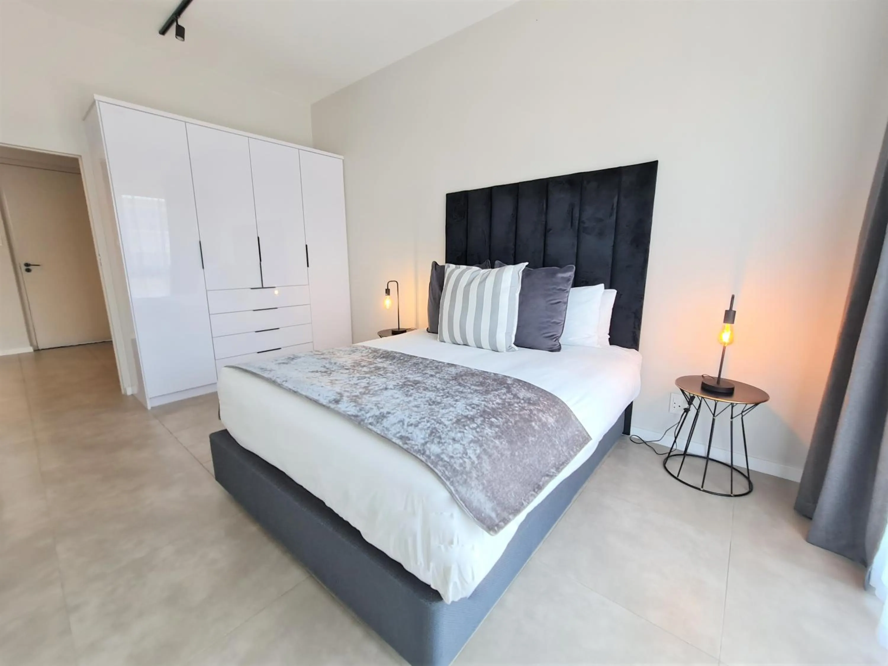 Bedroom, Bed in MINT Apartments Greenside
