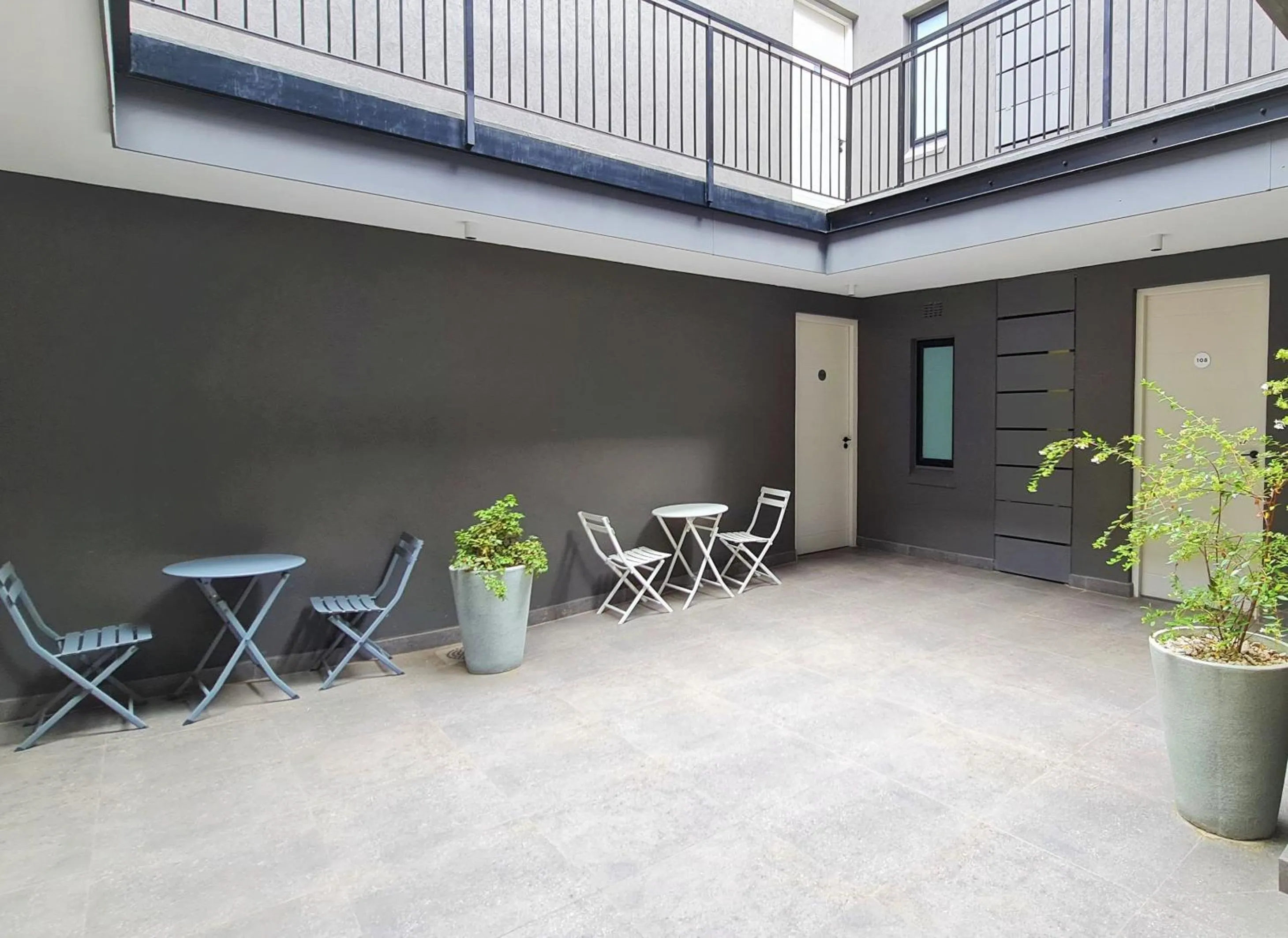 Seating area in MINT Apartments Greenside