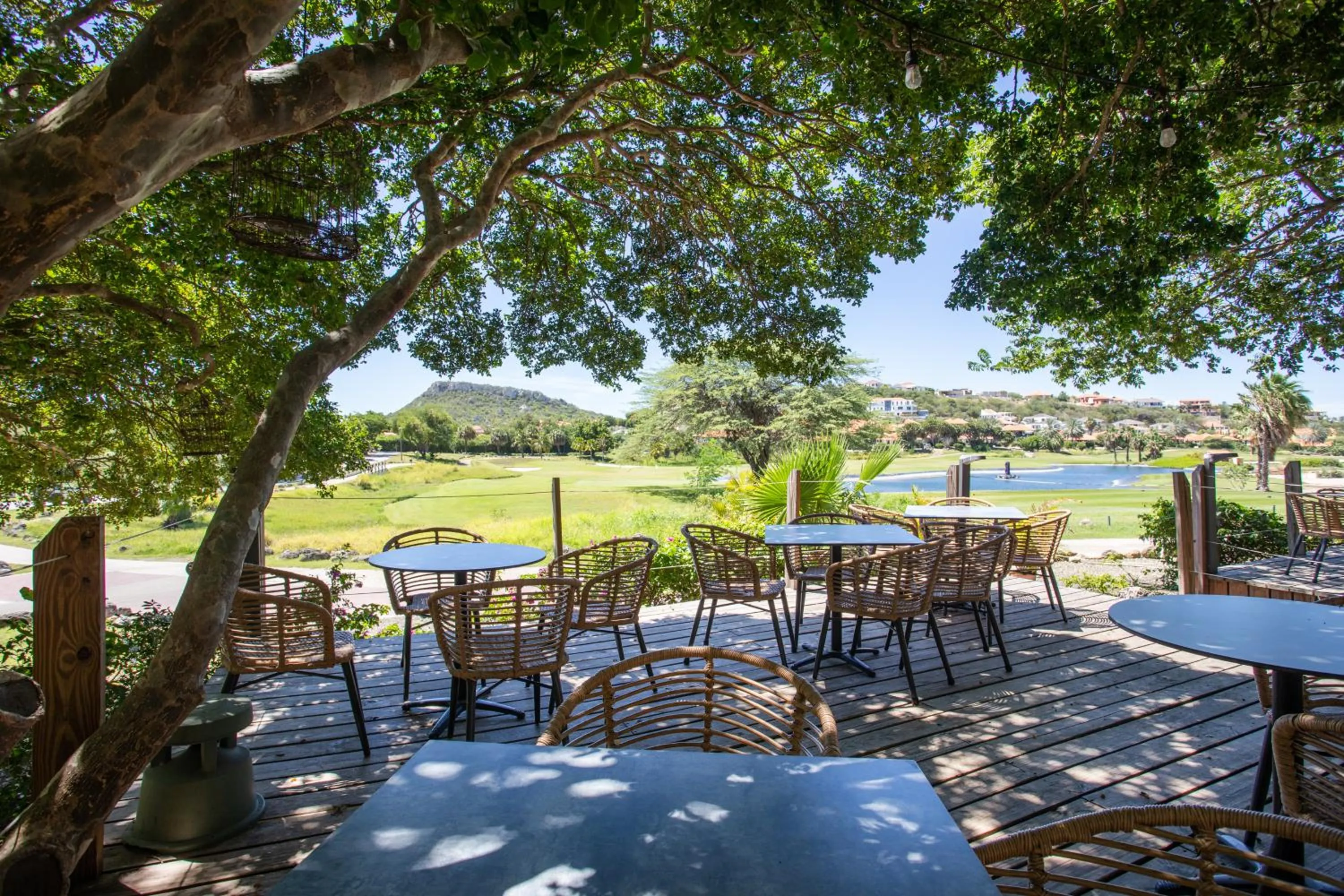 Restaurant/places to eat in Blue Bay - The Reef